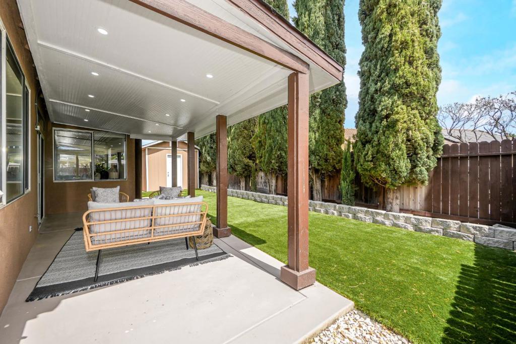 118 Edmeades Court