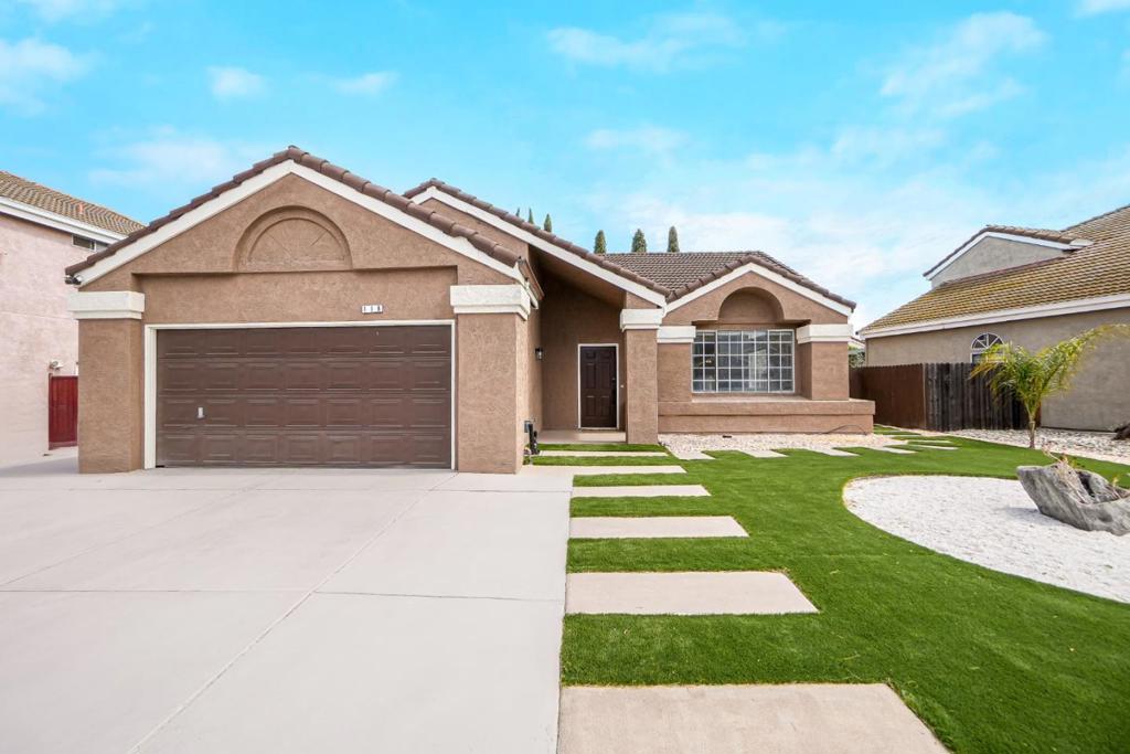 118 Edmeades Court