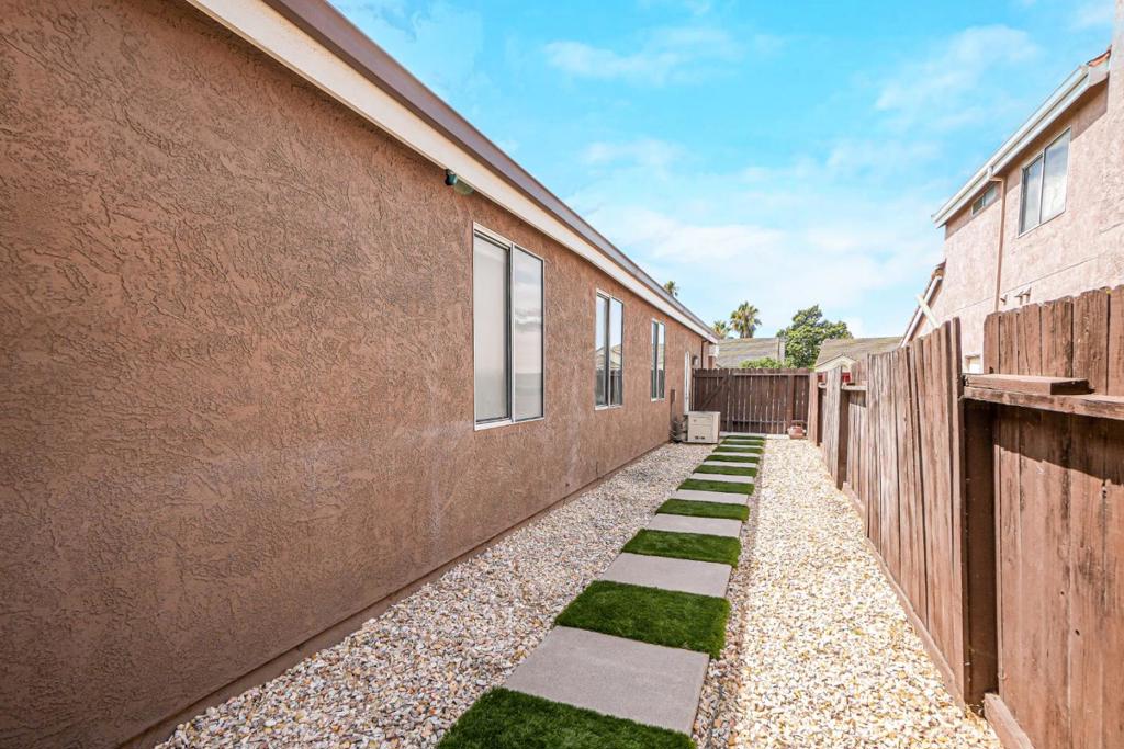 118 Edmeades Court