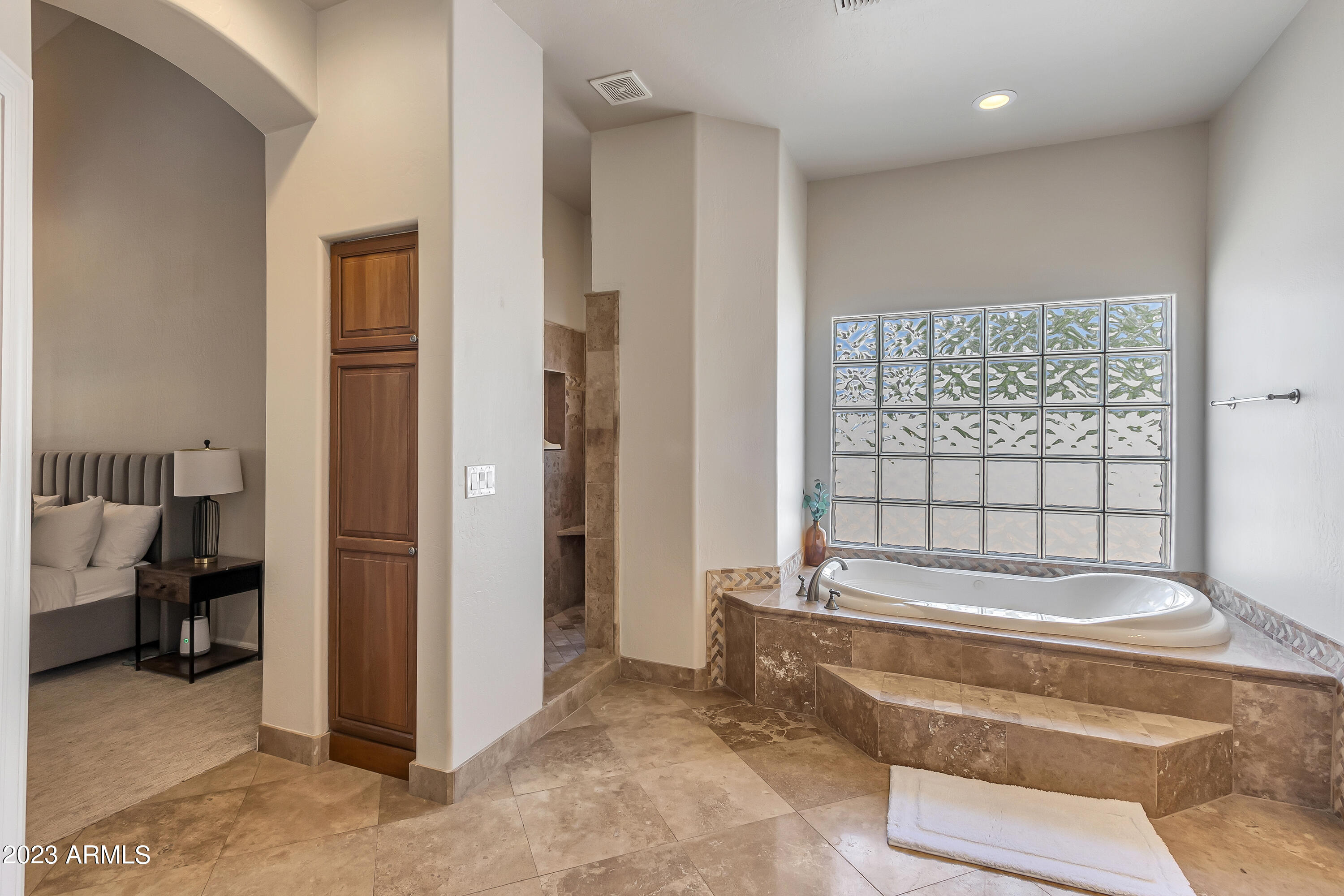 11608 E ONYX Avenue