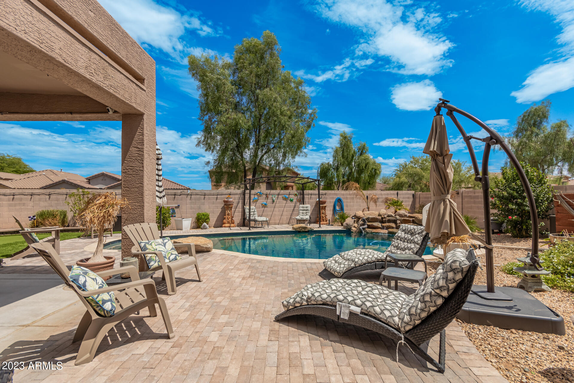 2207 W CALLE DEL SOL