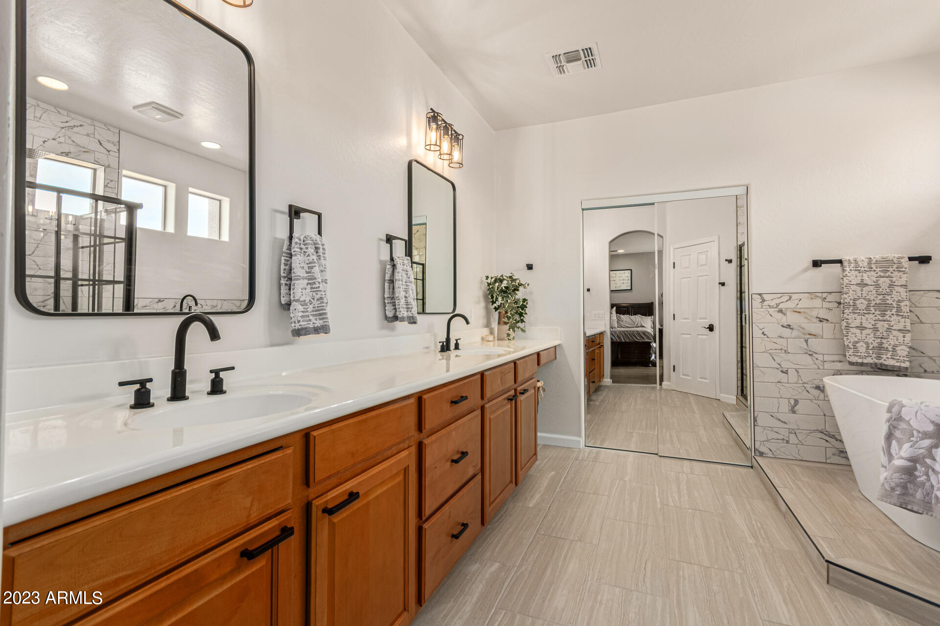 2207 W CALLE DEL SOL