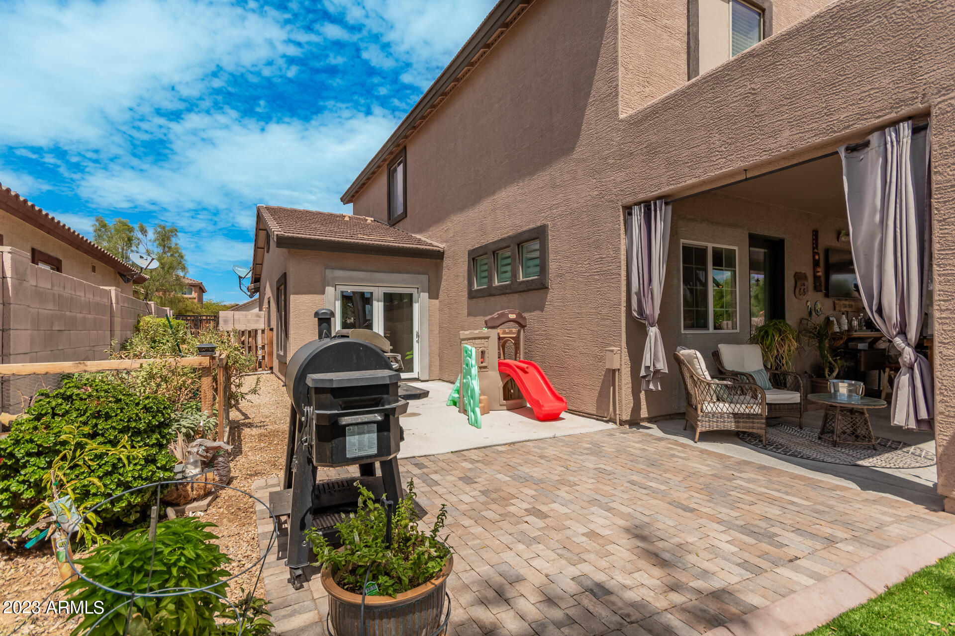 2207 W CALLE DEL SOL