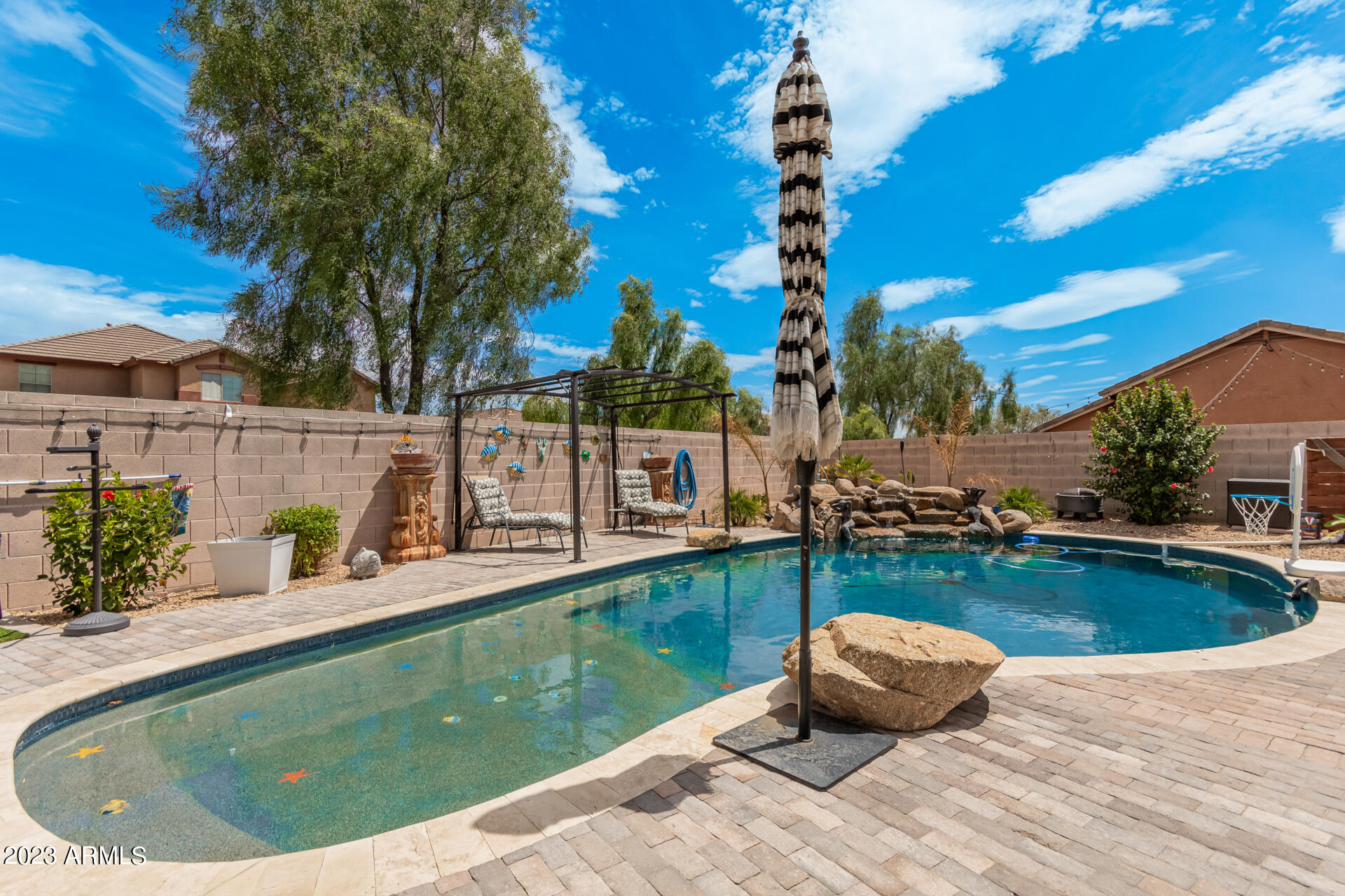 2207 W CALLE DEL SOL