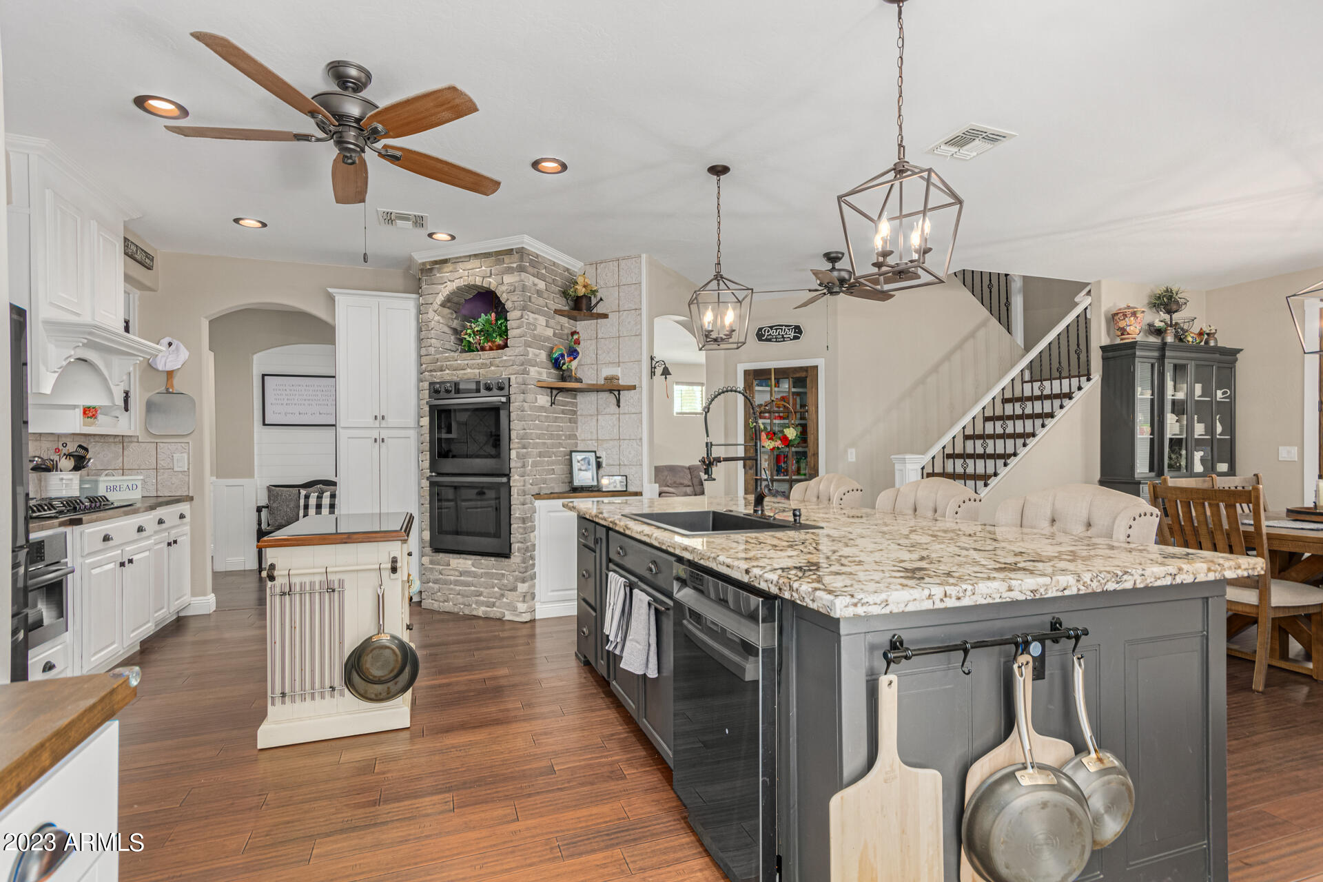 2207 W CALLE DEL SOL