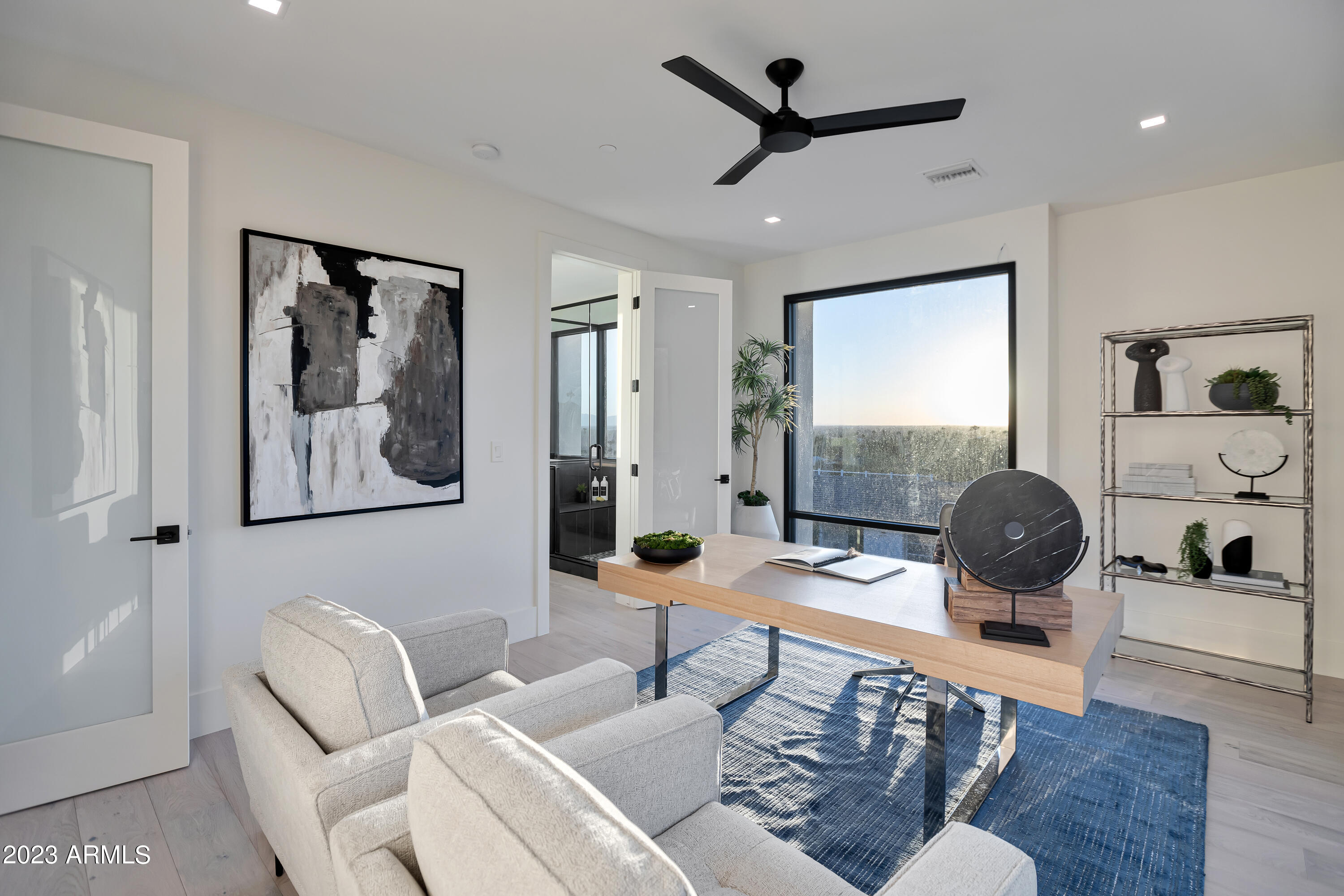 2415 E LINCOLN Circle