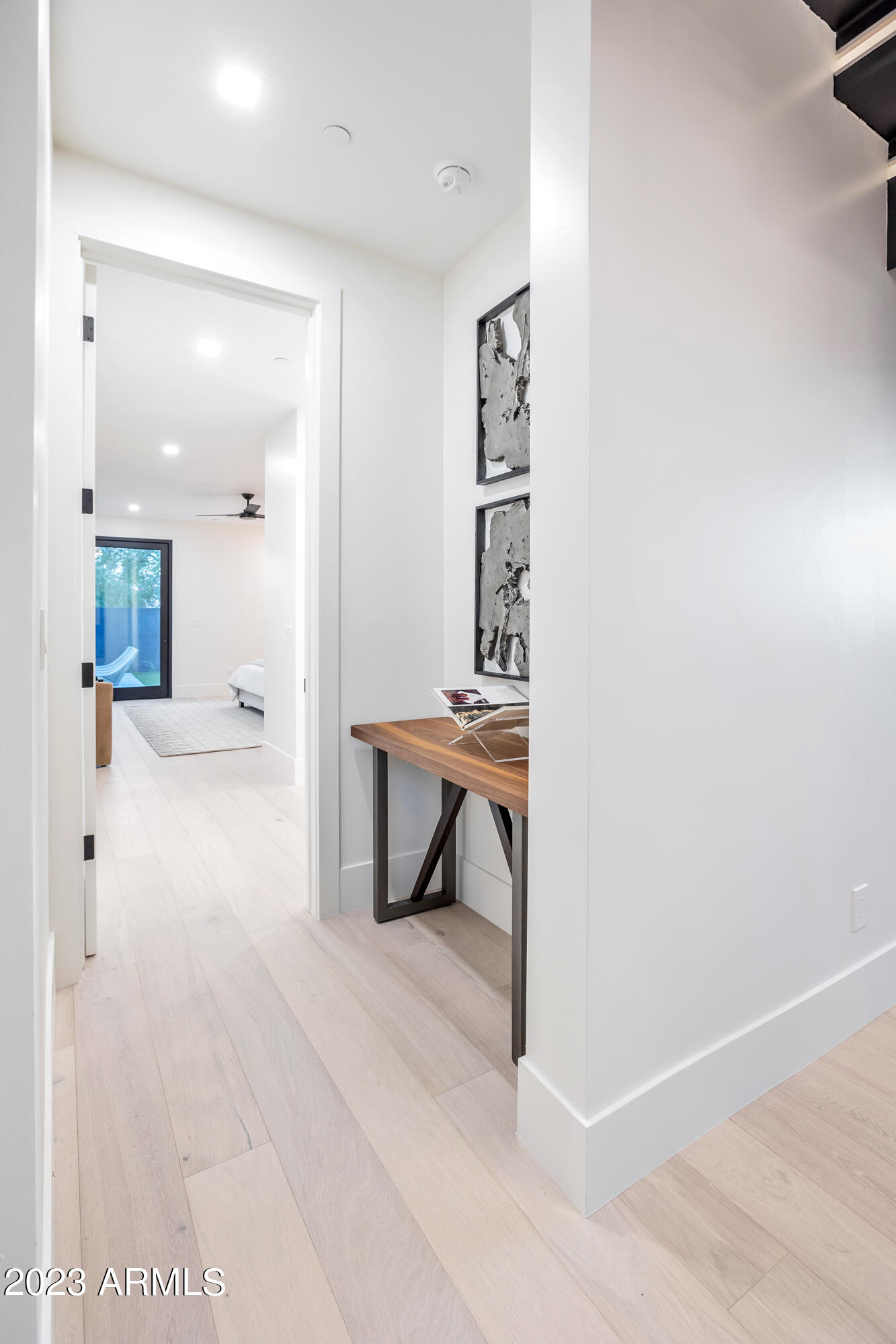 2415 E LINCOLN Circle