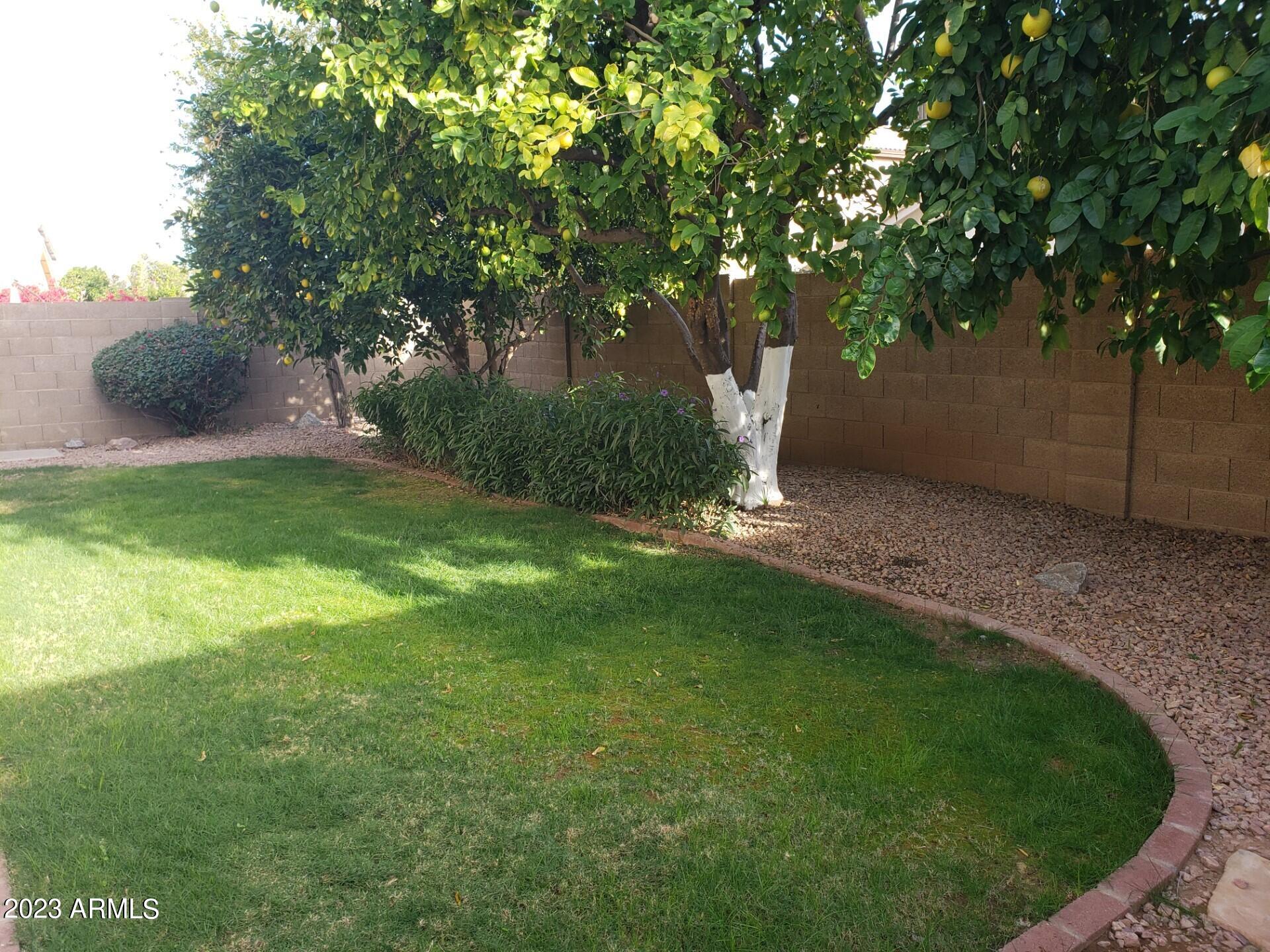 4301 E SIESTA Lane