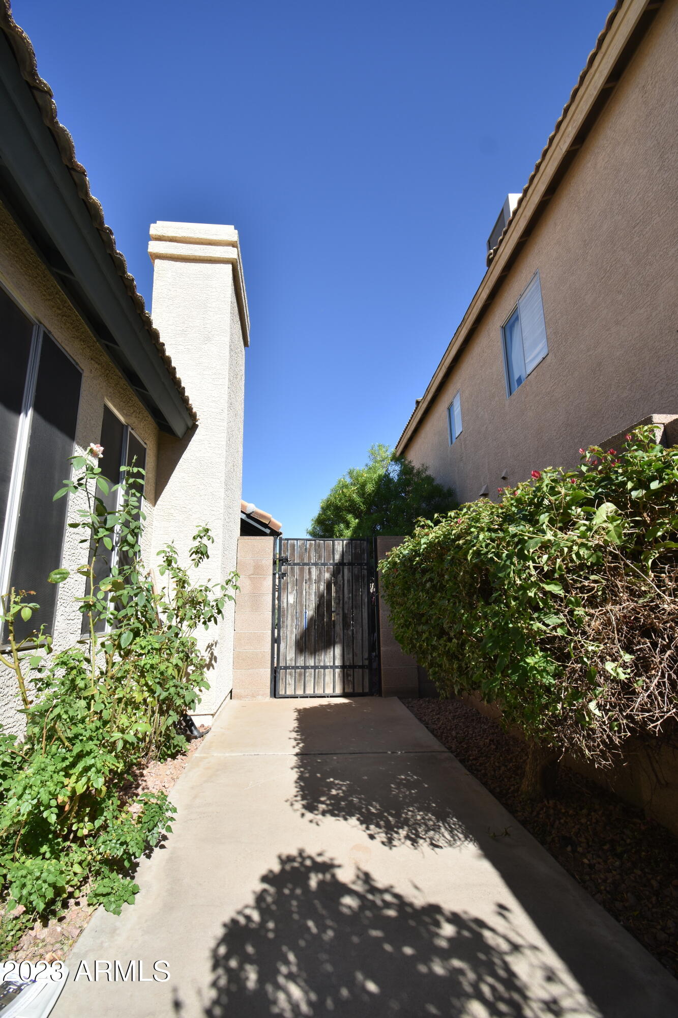 4301 E SIESTA Lane