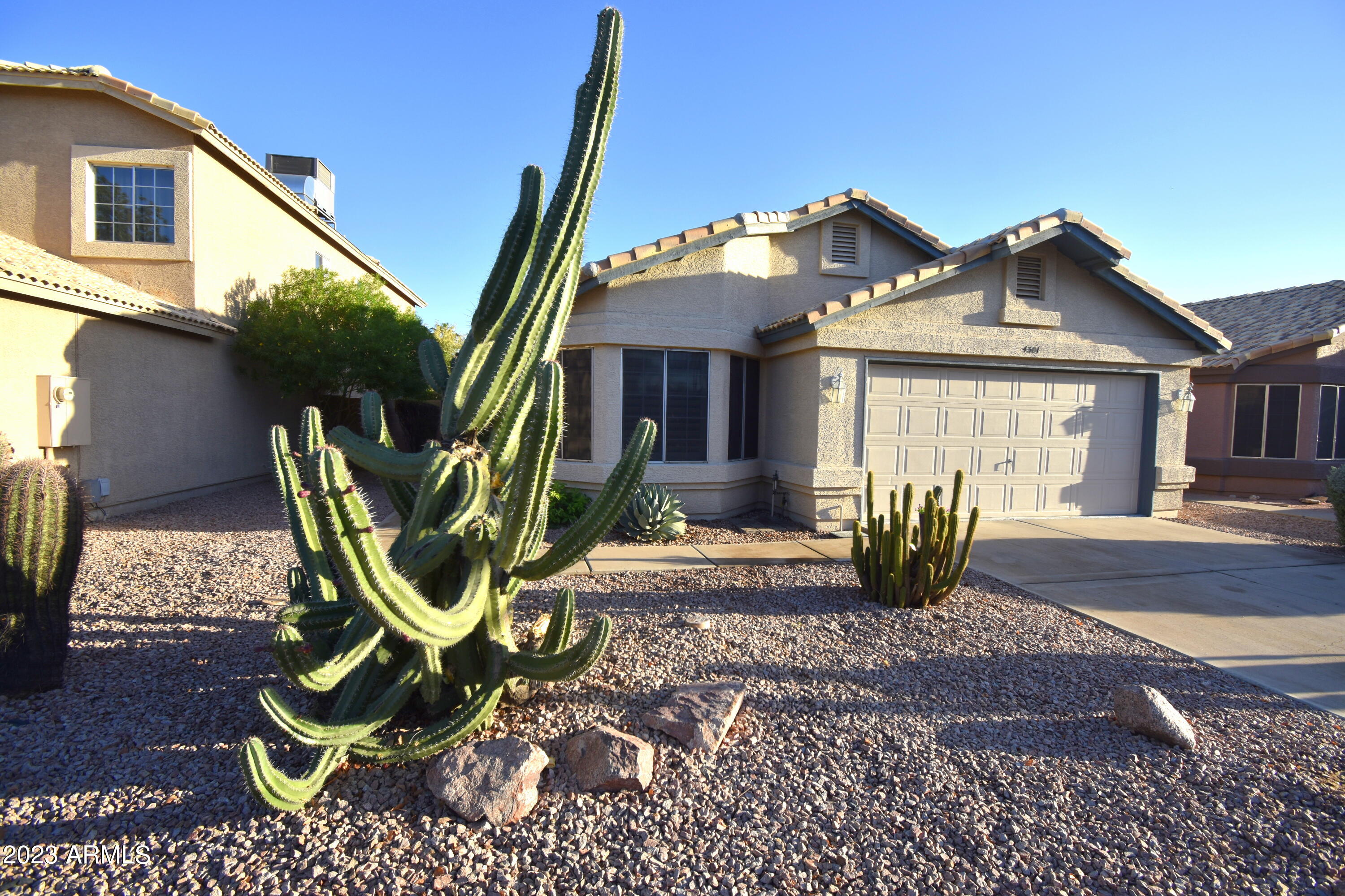 4301 E SIESTA Lane