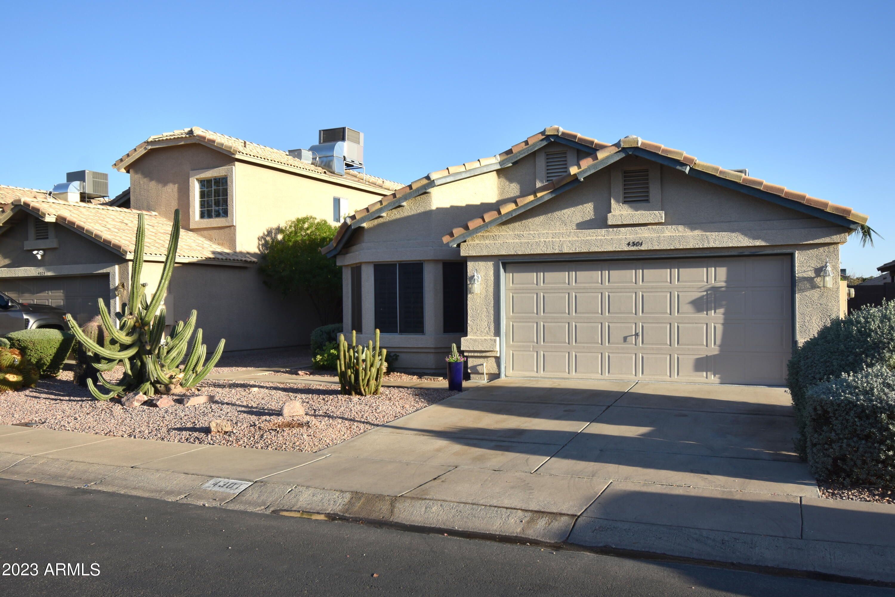 4301 E SIESTA Lane