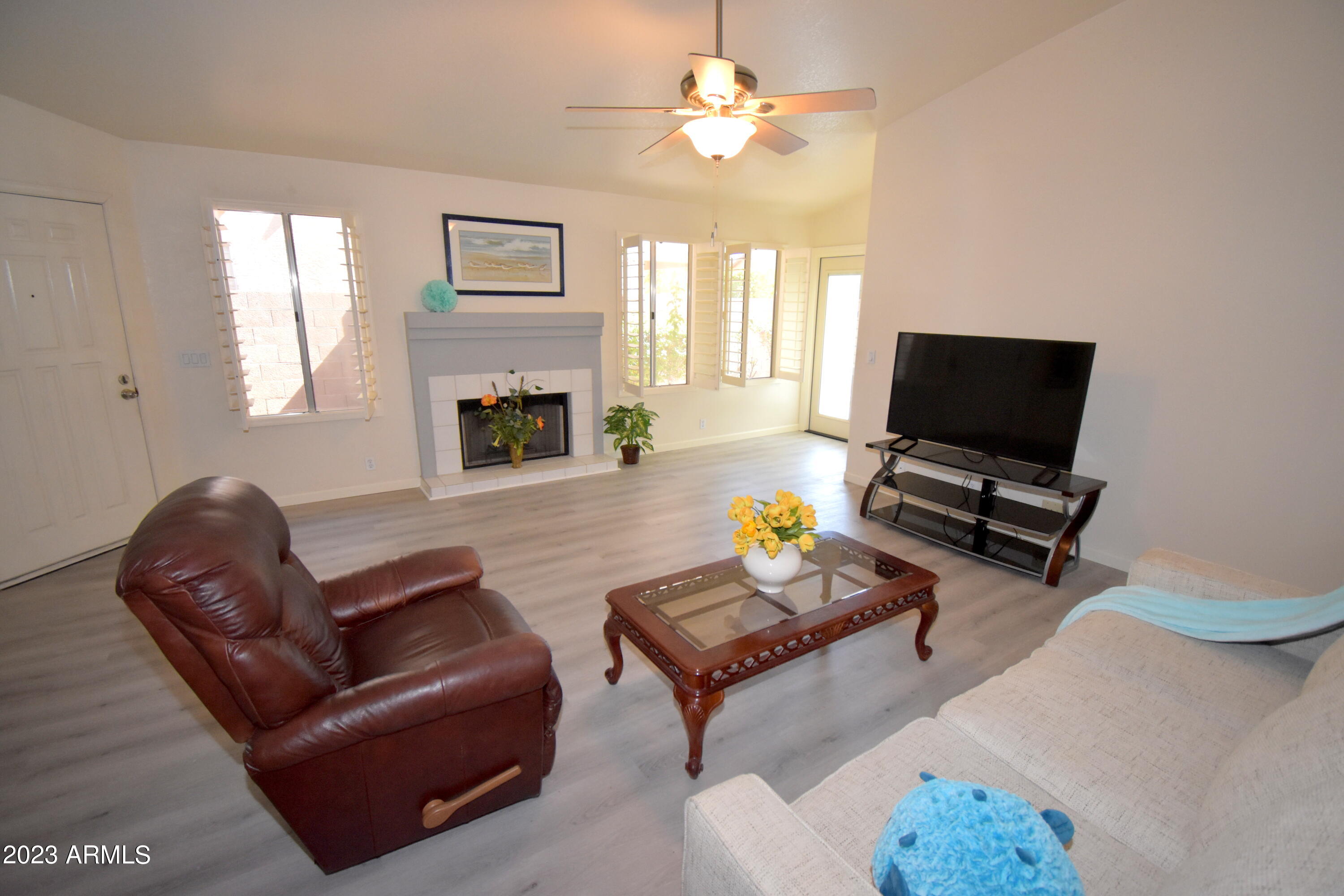 4301 E SIESTA Lane