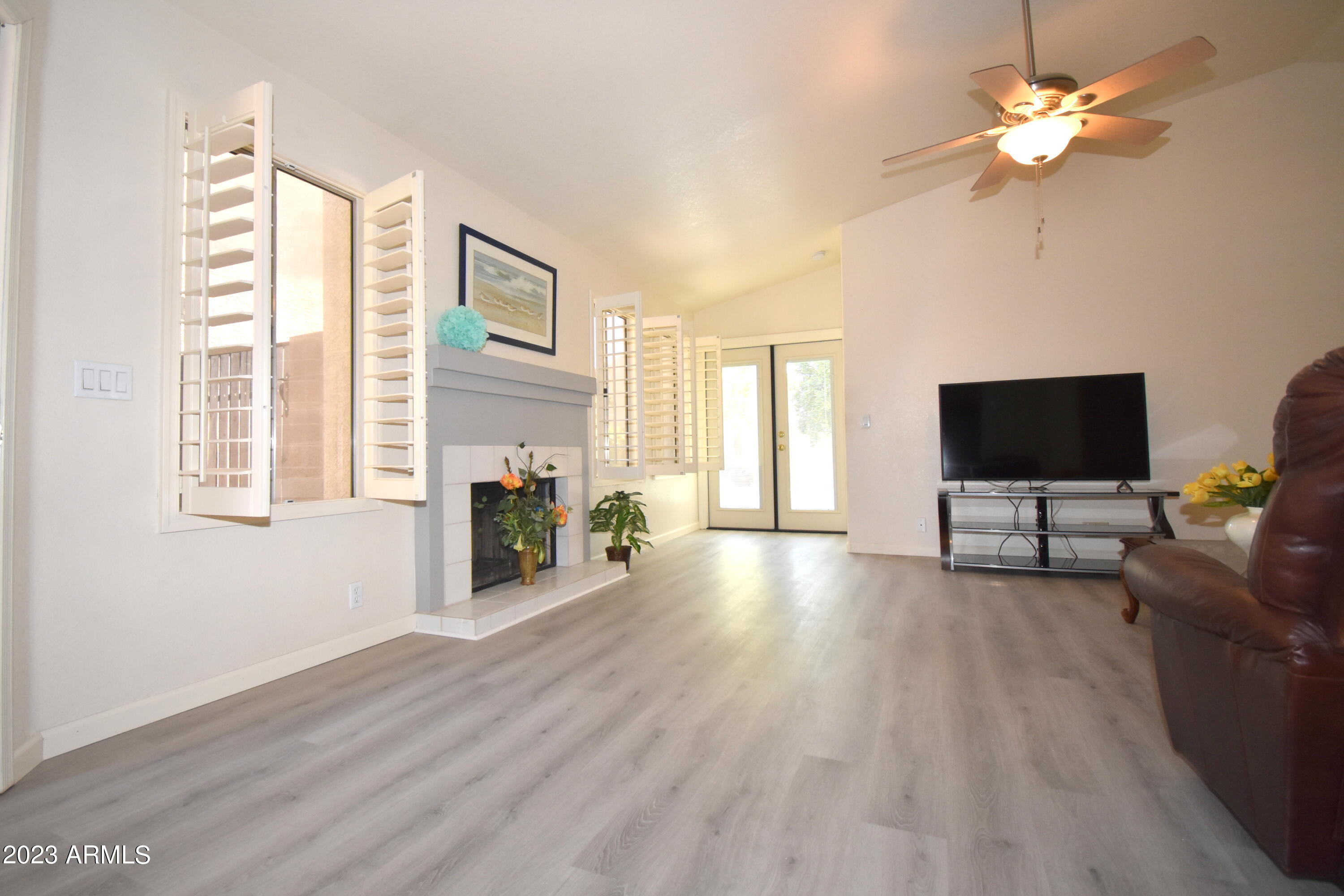 4301 E SIESTA Lane