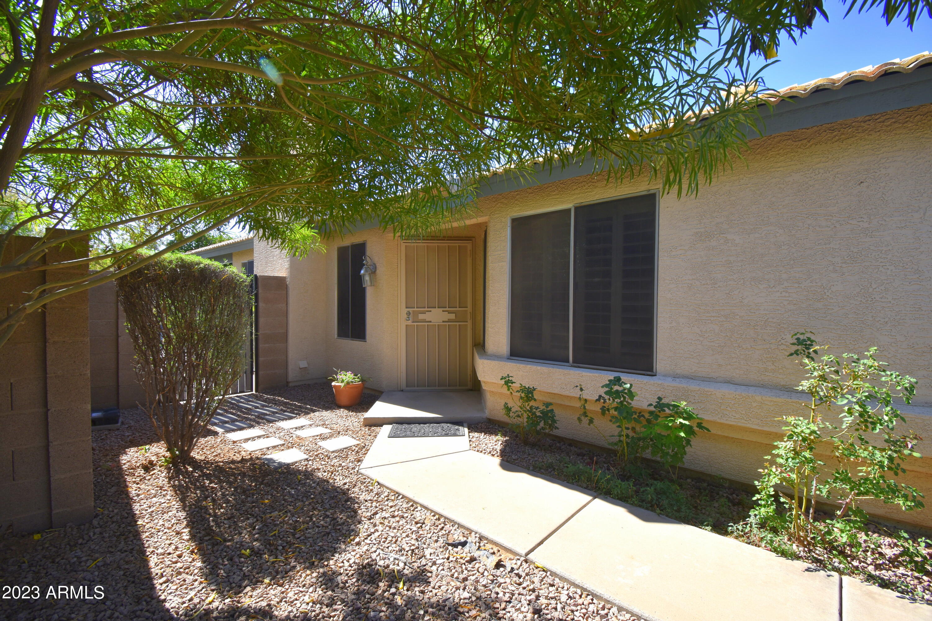 4301 E SIESTA Lane
