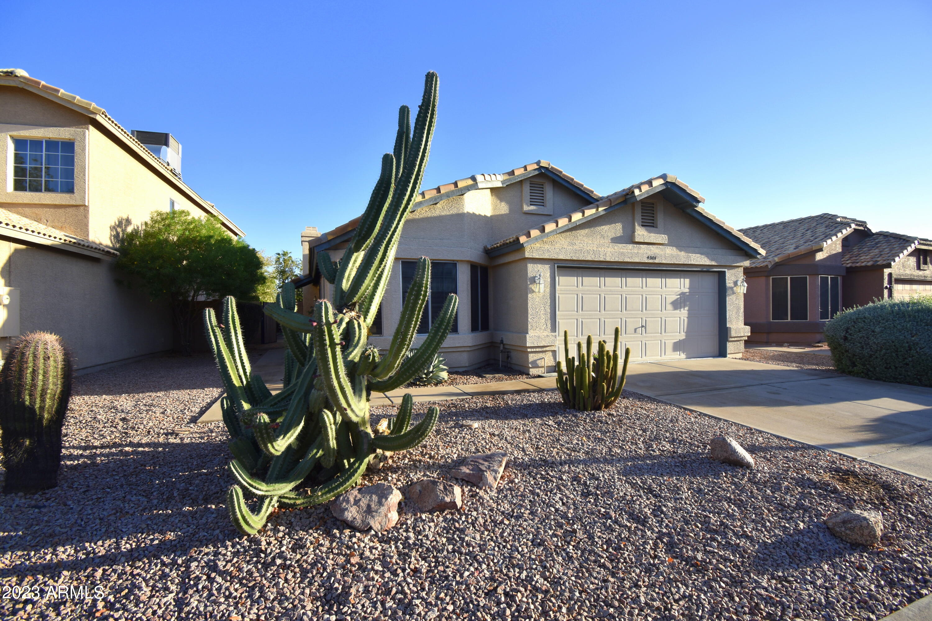4301 E SIESTA Lane