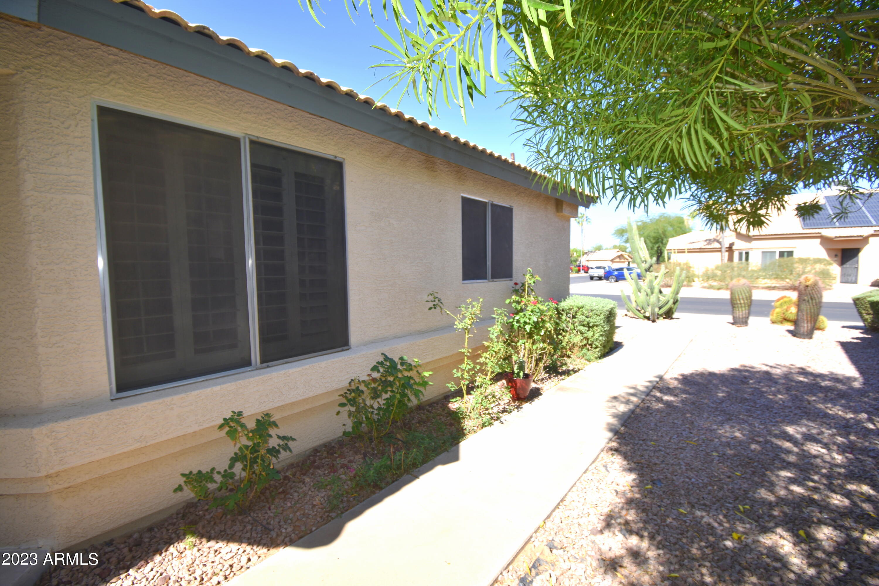 4301 E SIESTA Lane