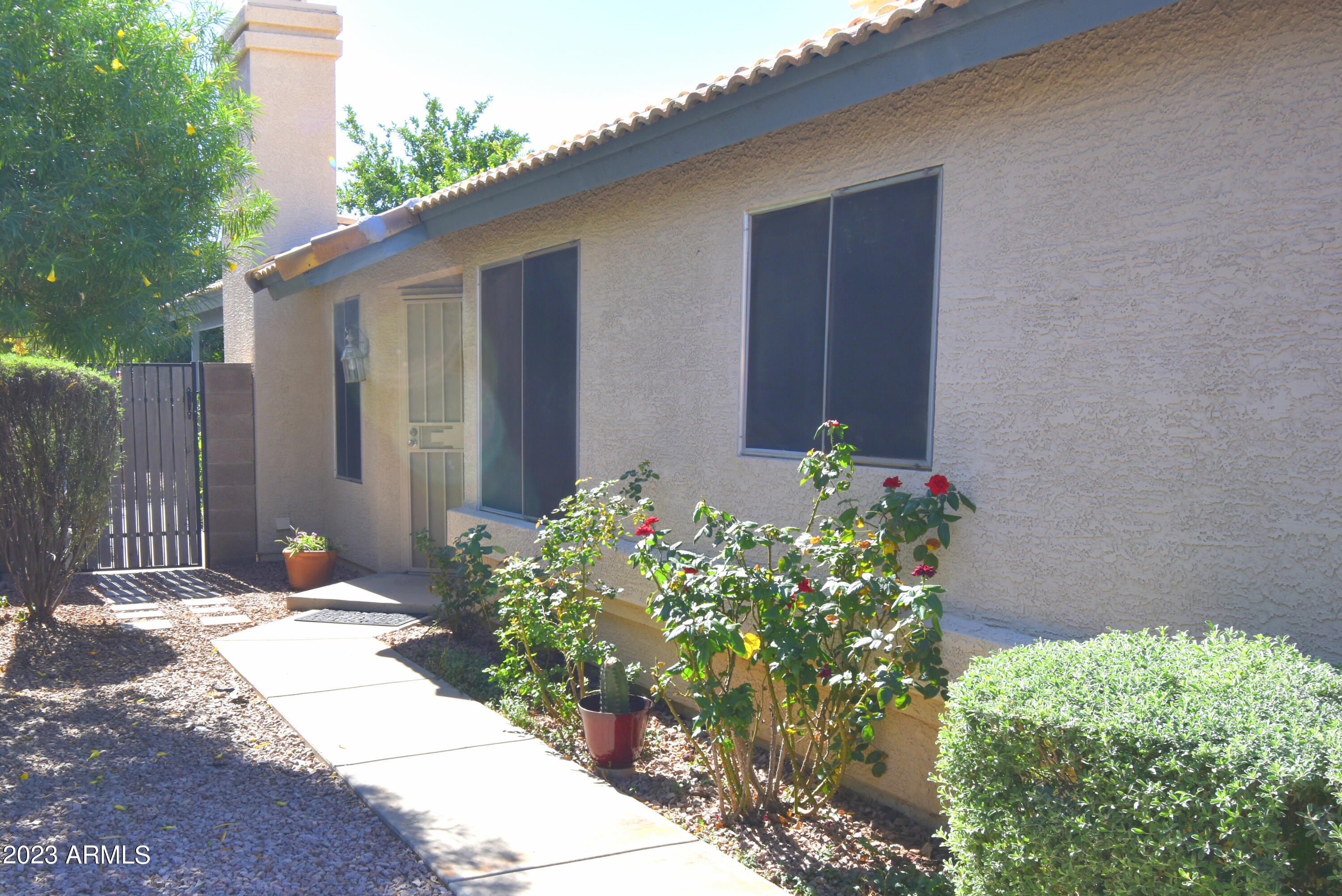4301 E SIESTA Lane