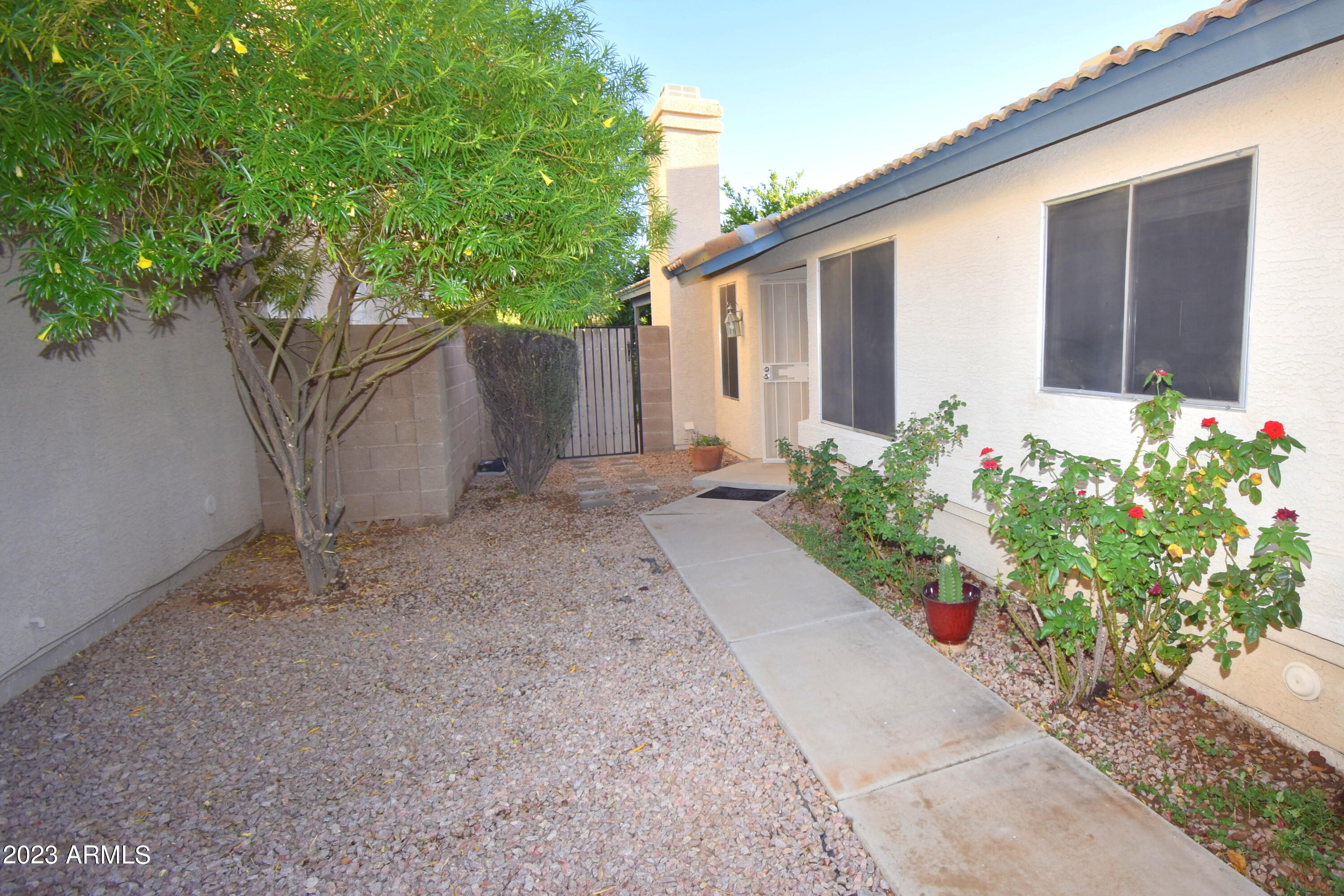 4301 E SIESTA Lane