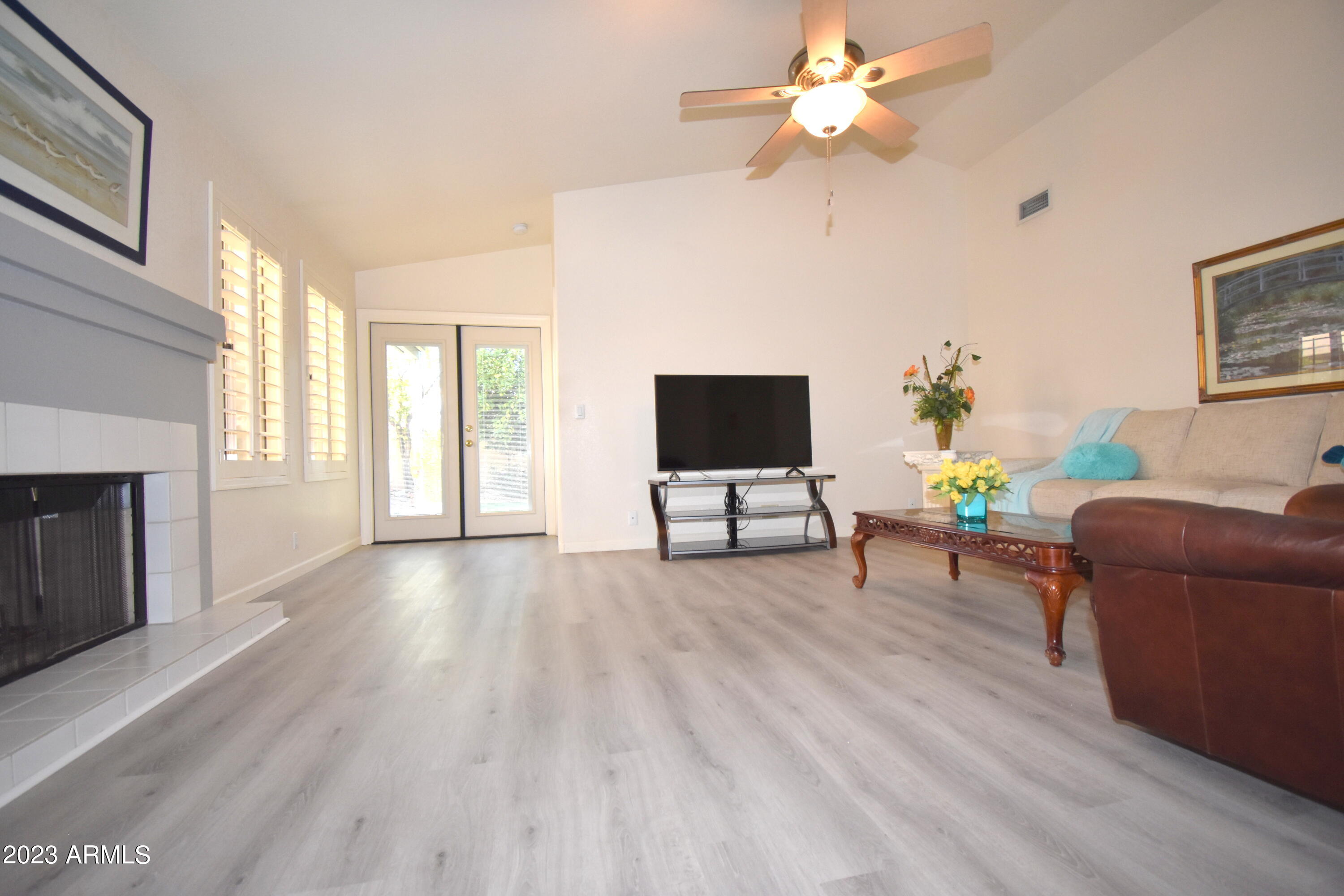 4301 E SIESTA Lane