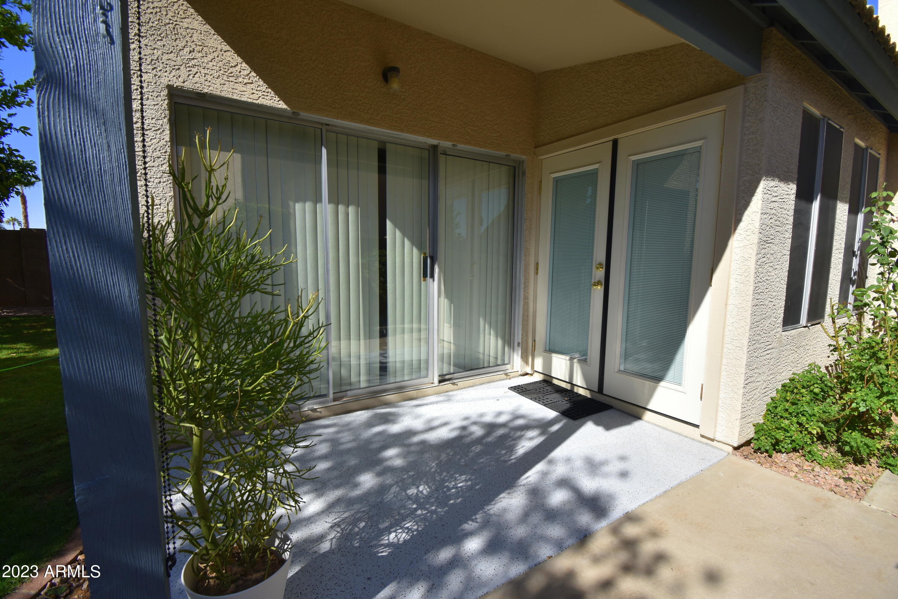 4301 E SIESTA Lane