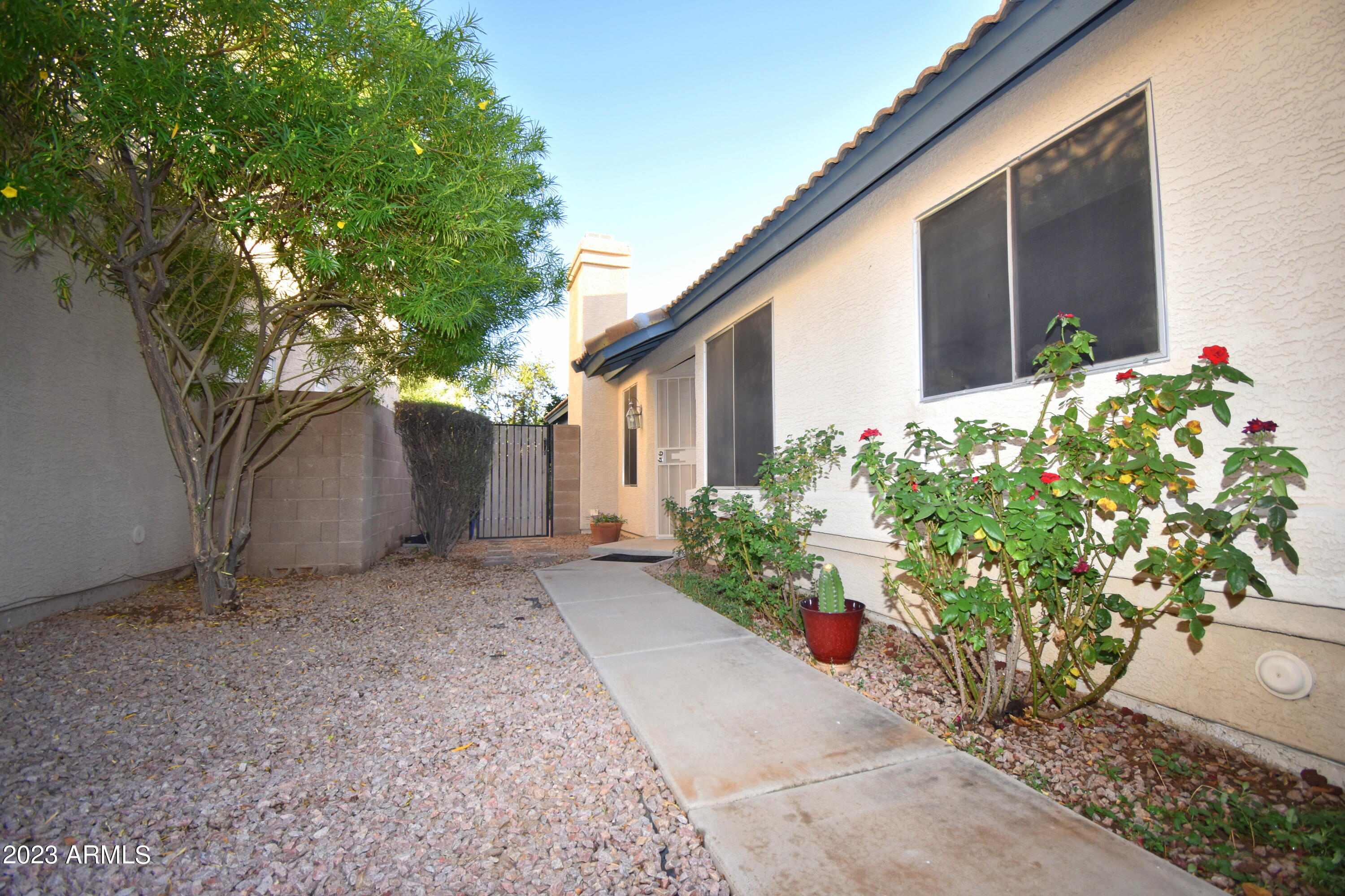 4301 E SIESTA Lane