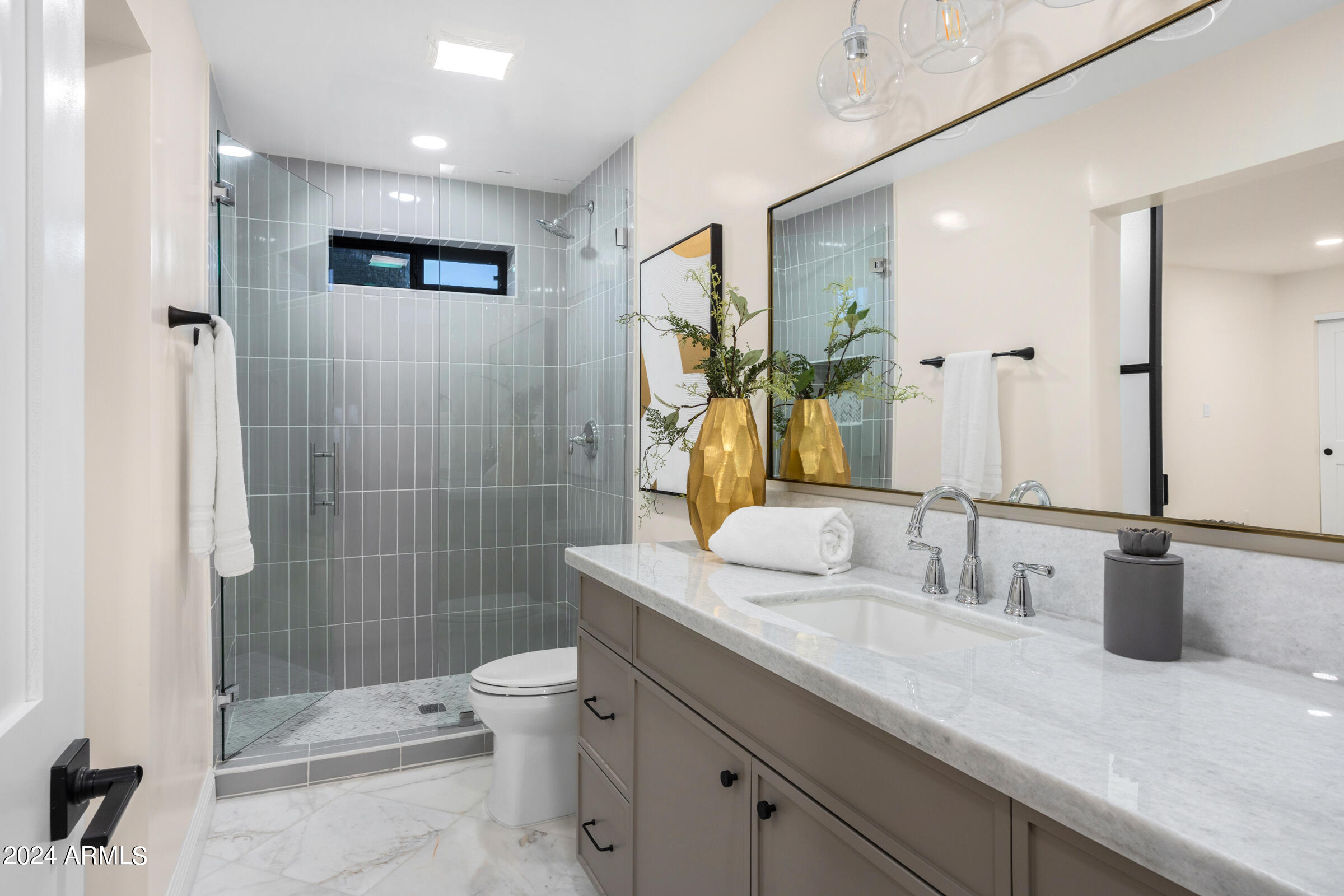 5614 N 75TH Place