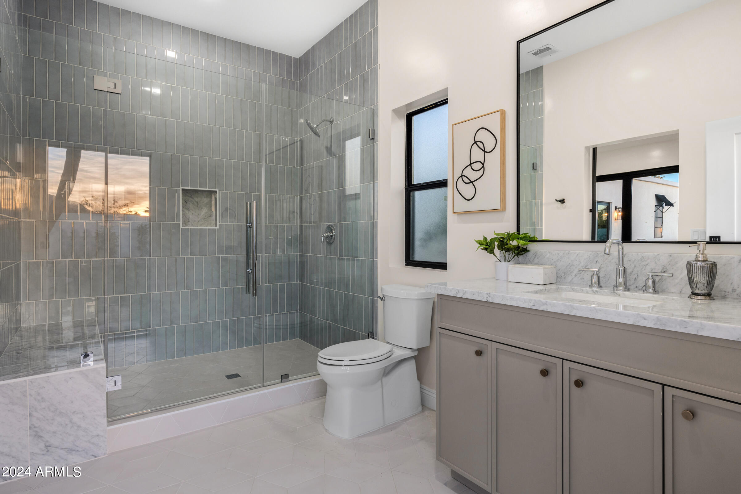 5614 N 75TH Place