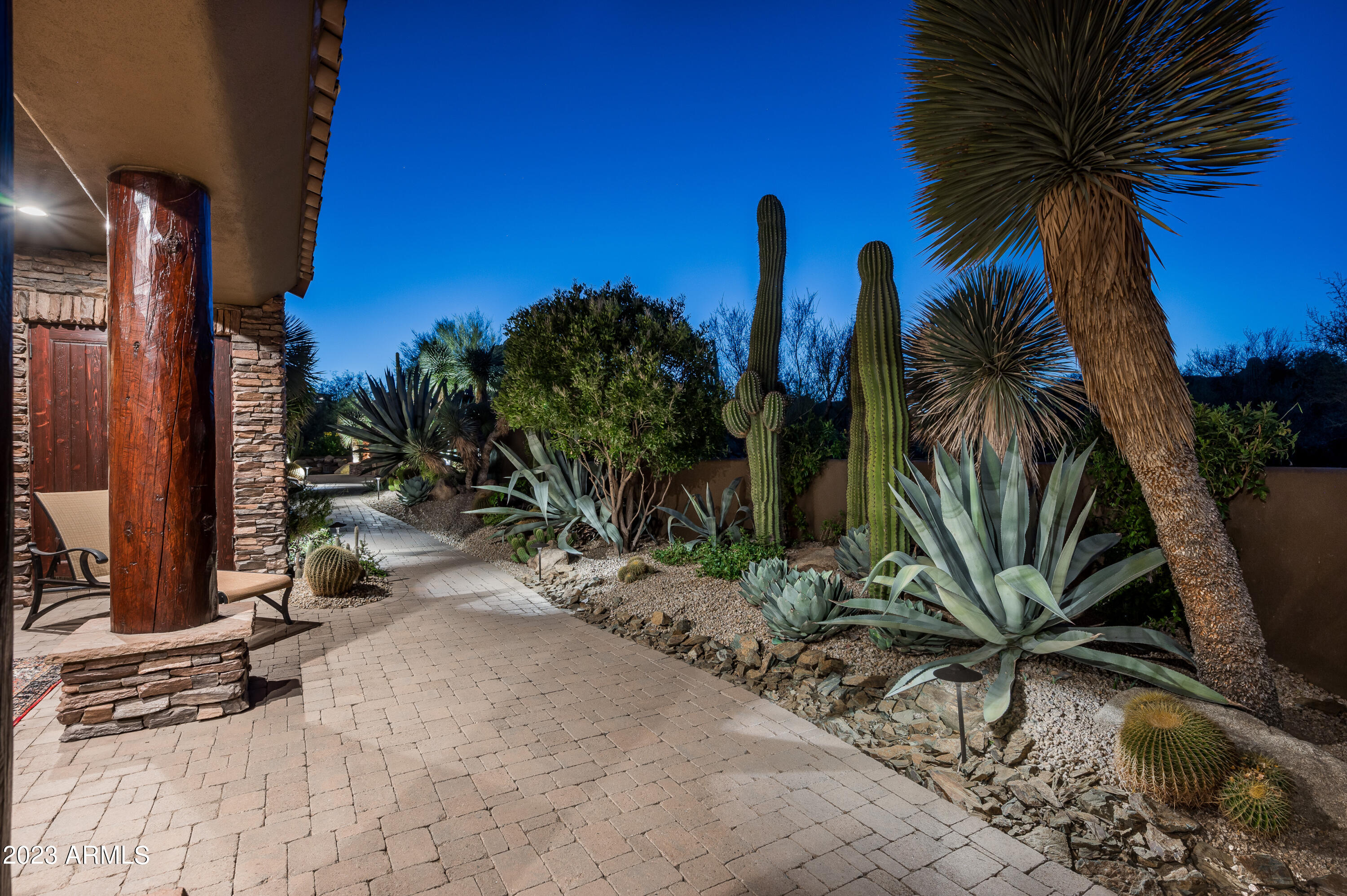 10616 E GREYTHORN Drive