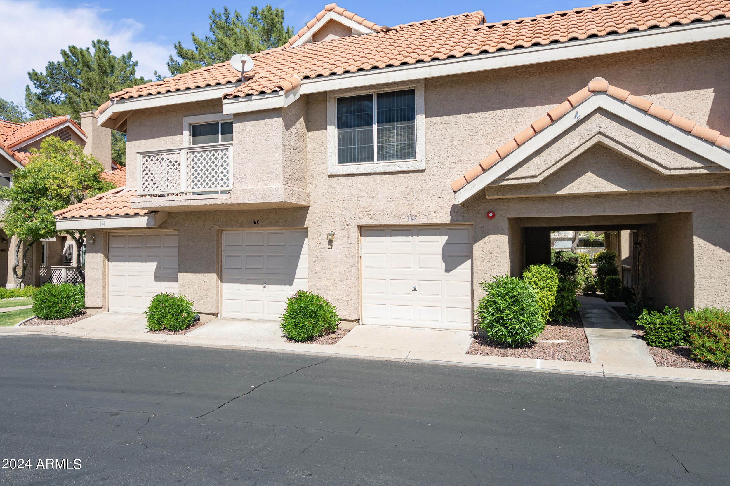 1633 E LAKESIDE Drive, 160