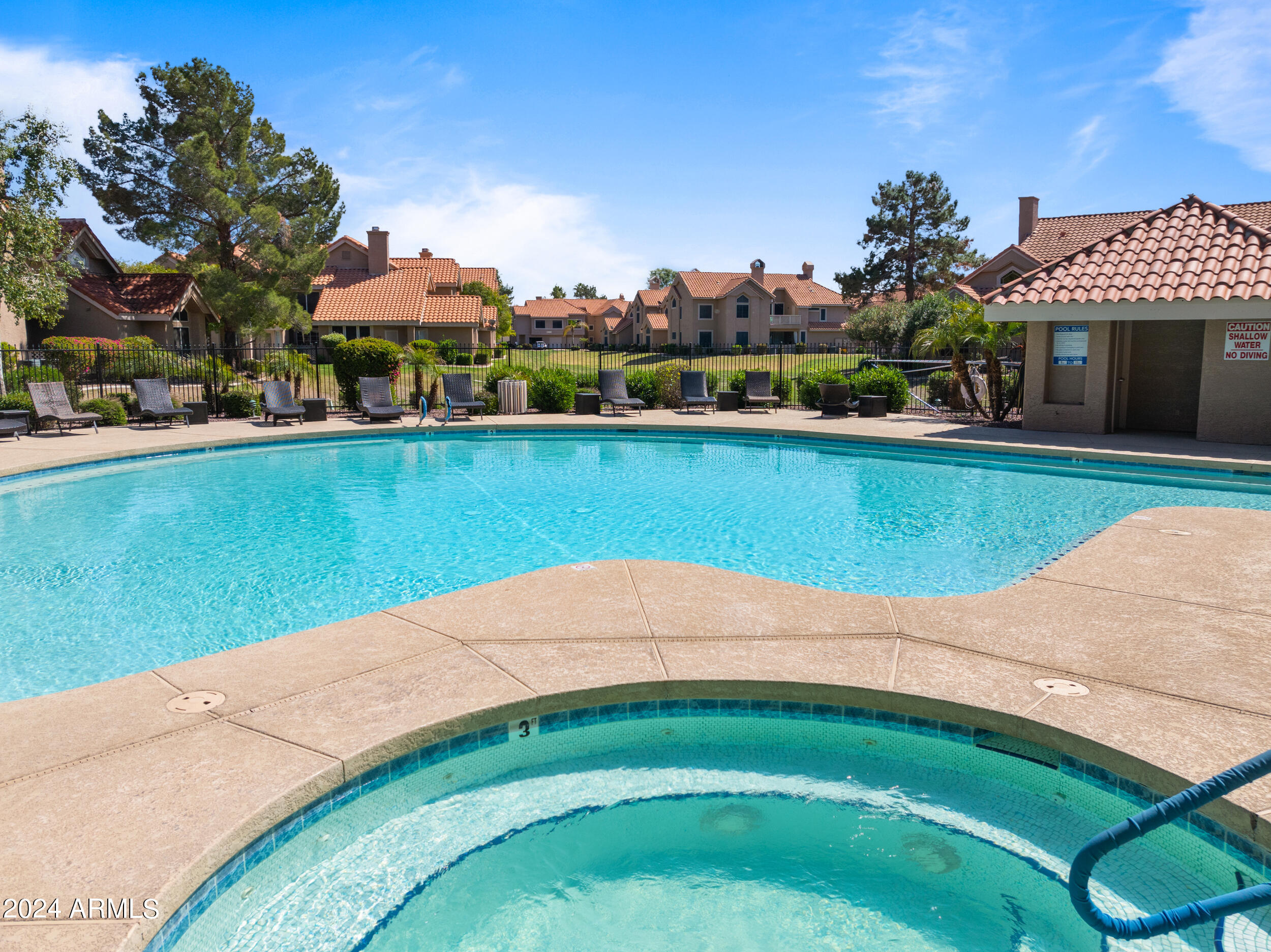 1633 E LAKESIDE Drive, 160