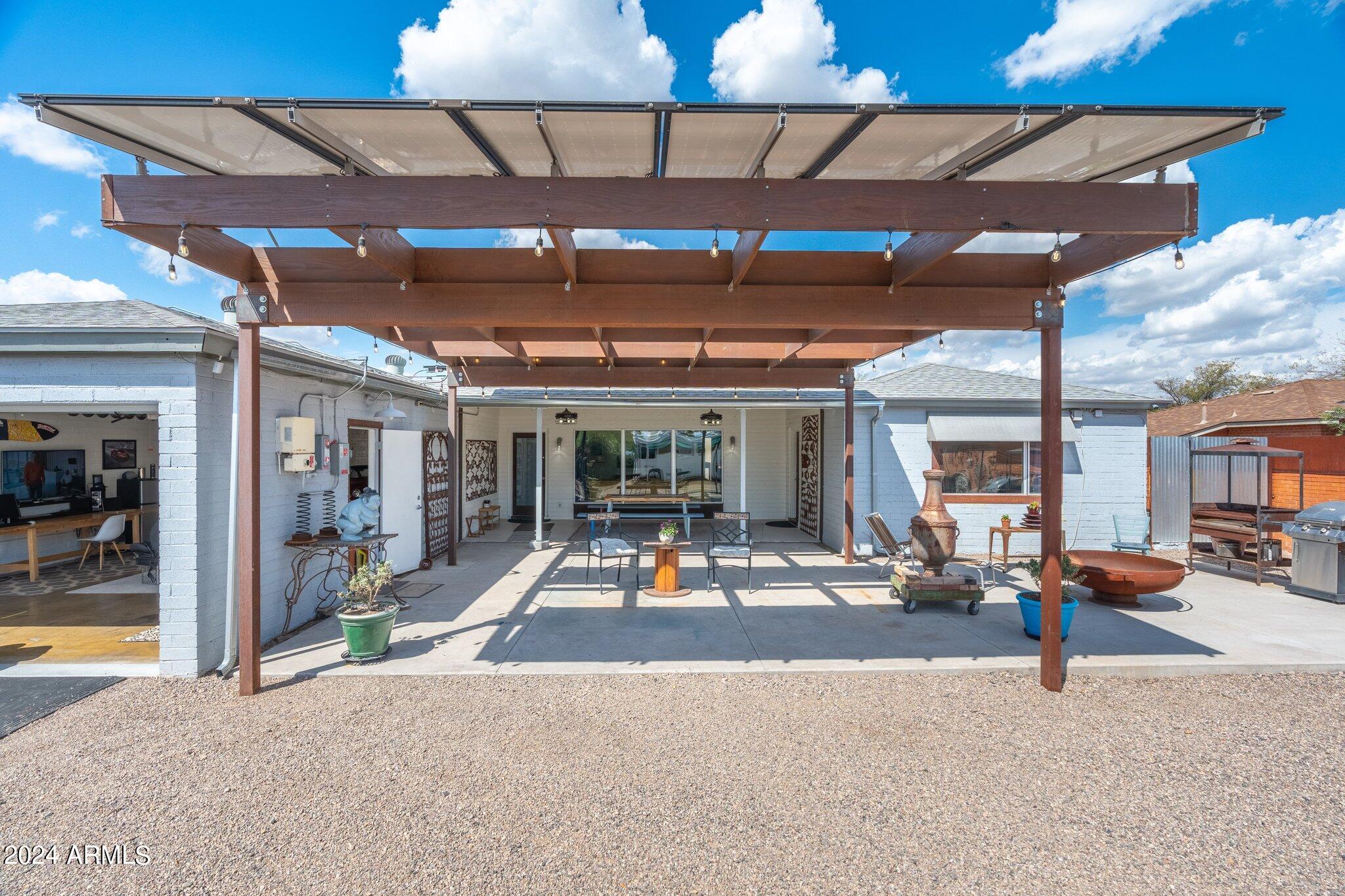 923 W AVALON Drive