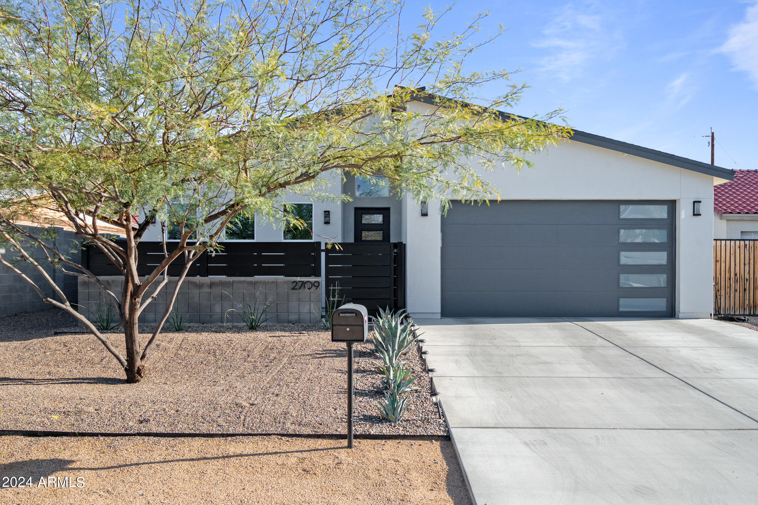 2709 E CALDWELL Street