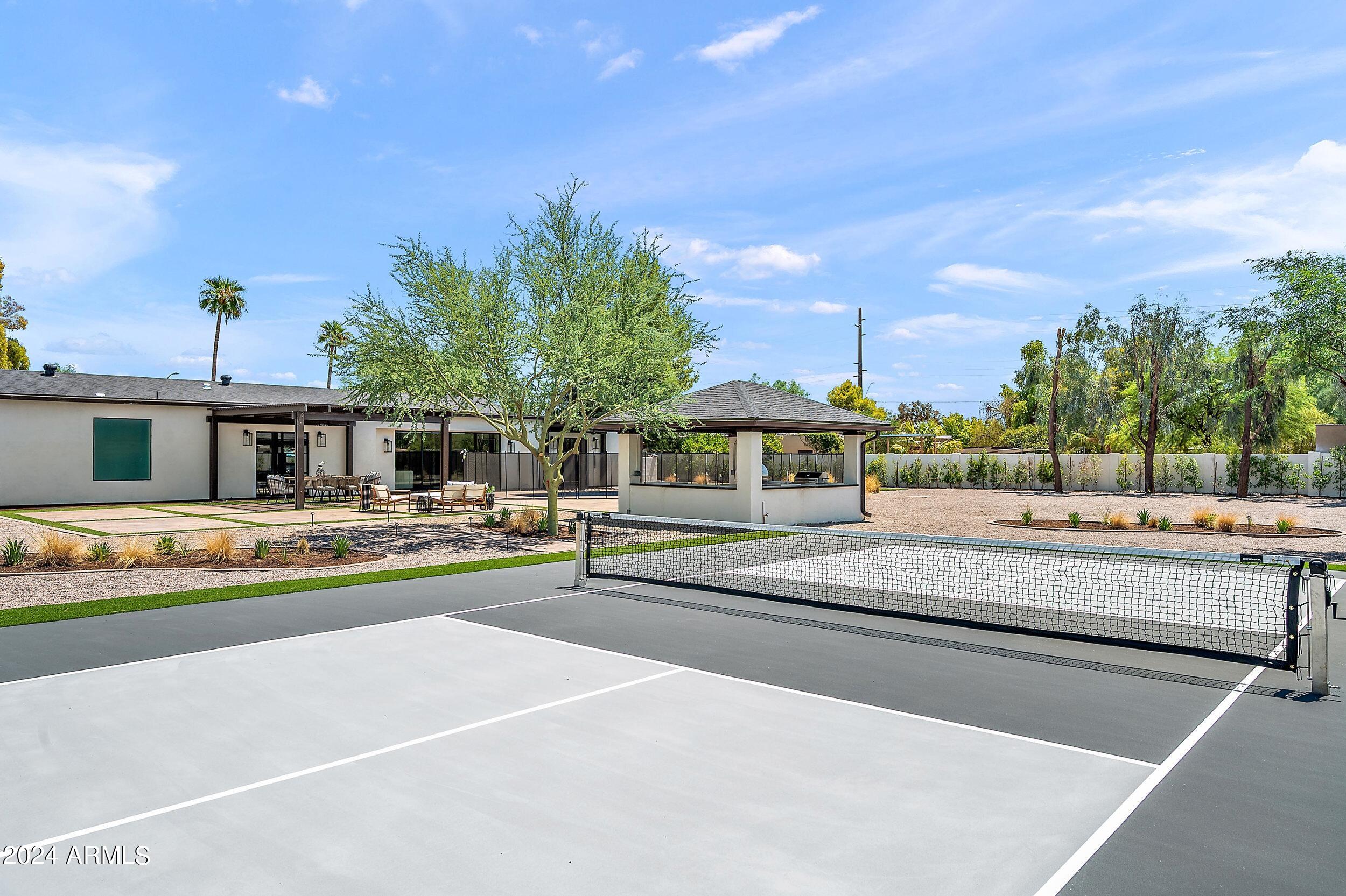 10616 N 60TH Place