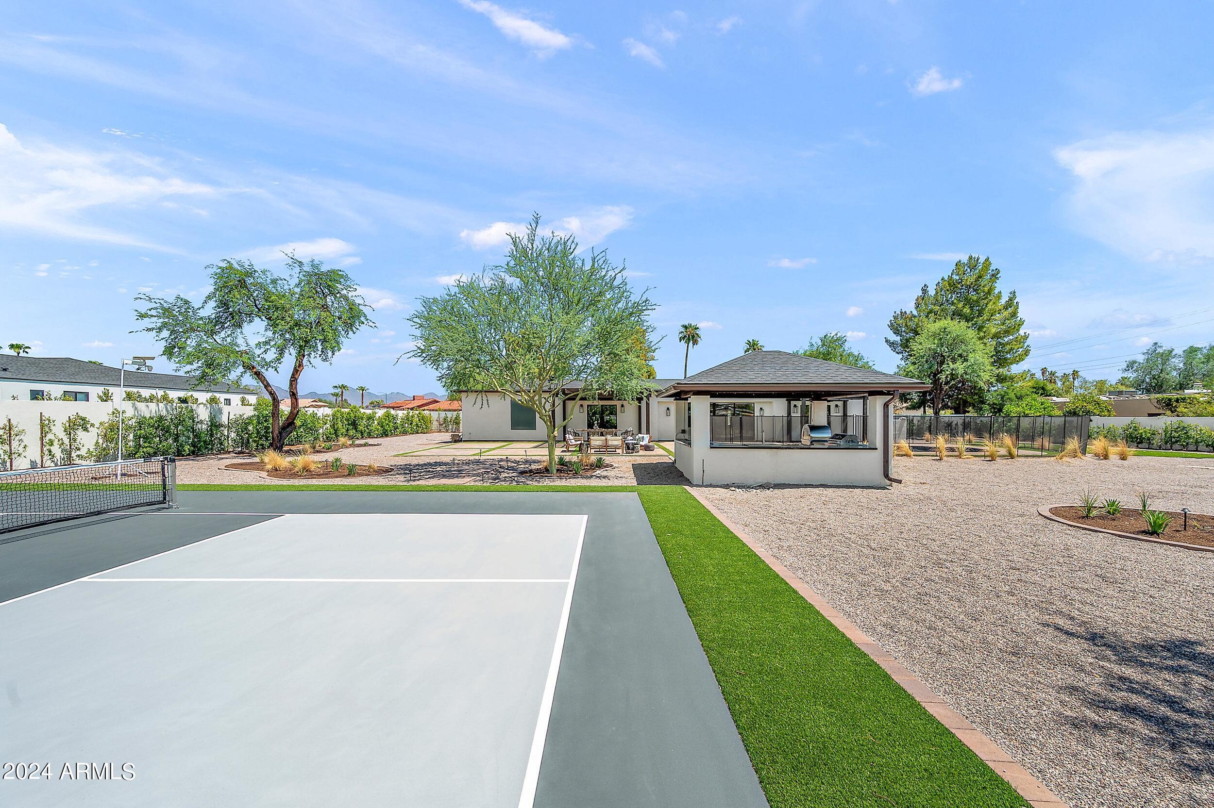 10616 N 60TH Place