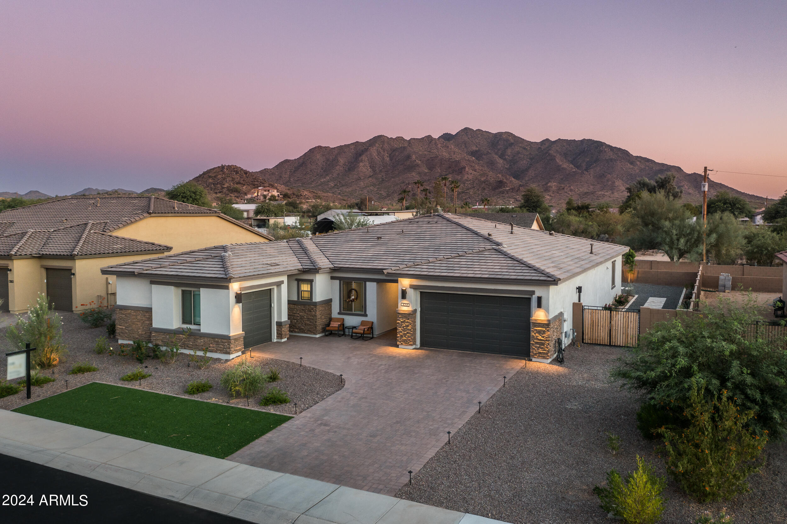 3051 E FLINTLOCK Drive
