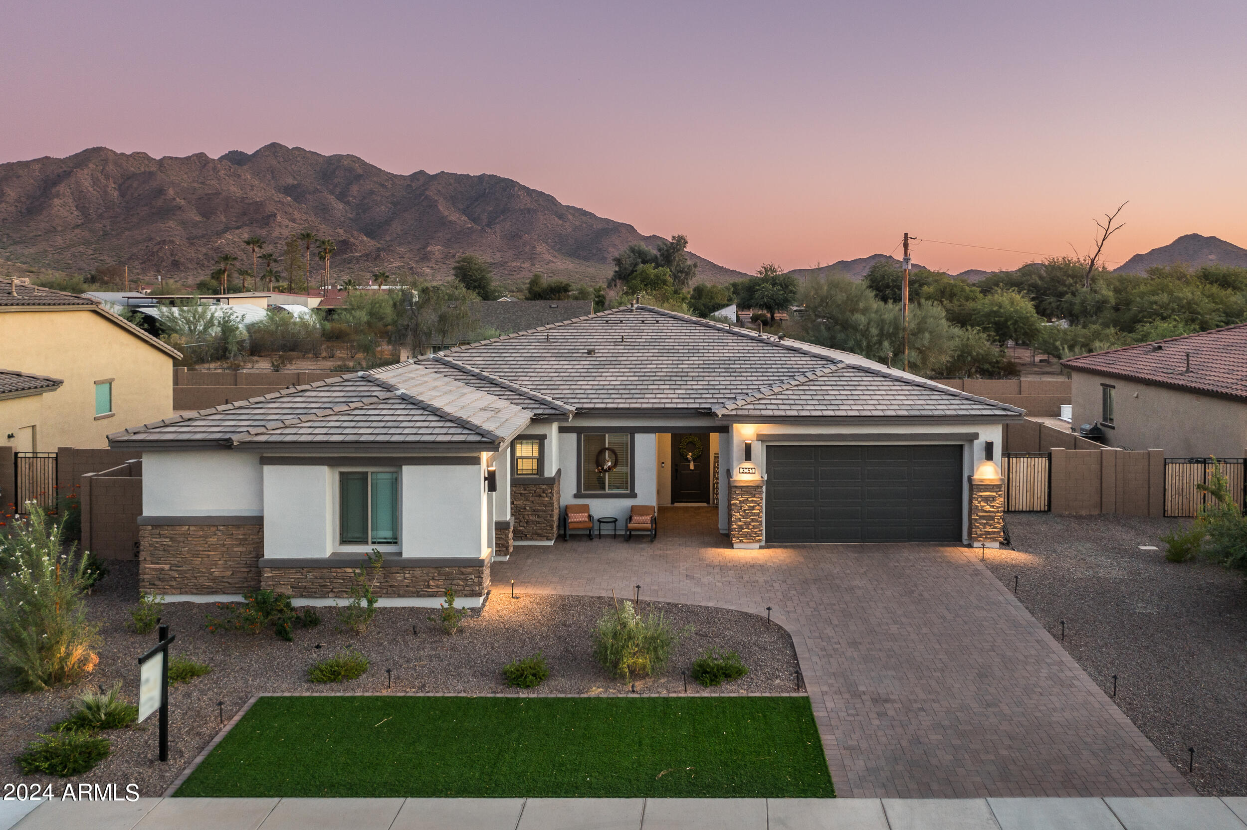 3051 E FLINTLOCK Drive