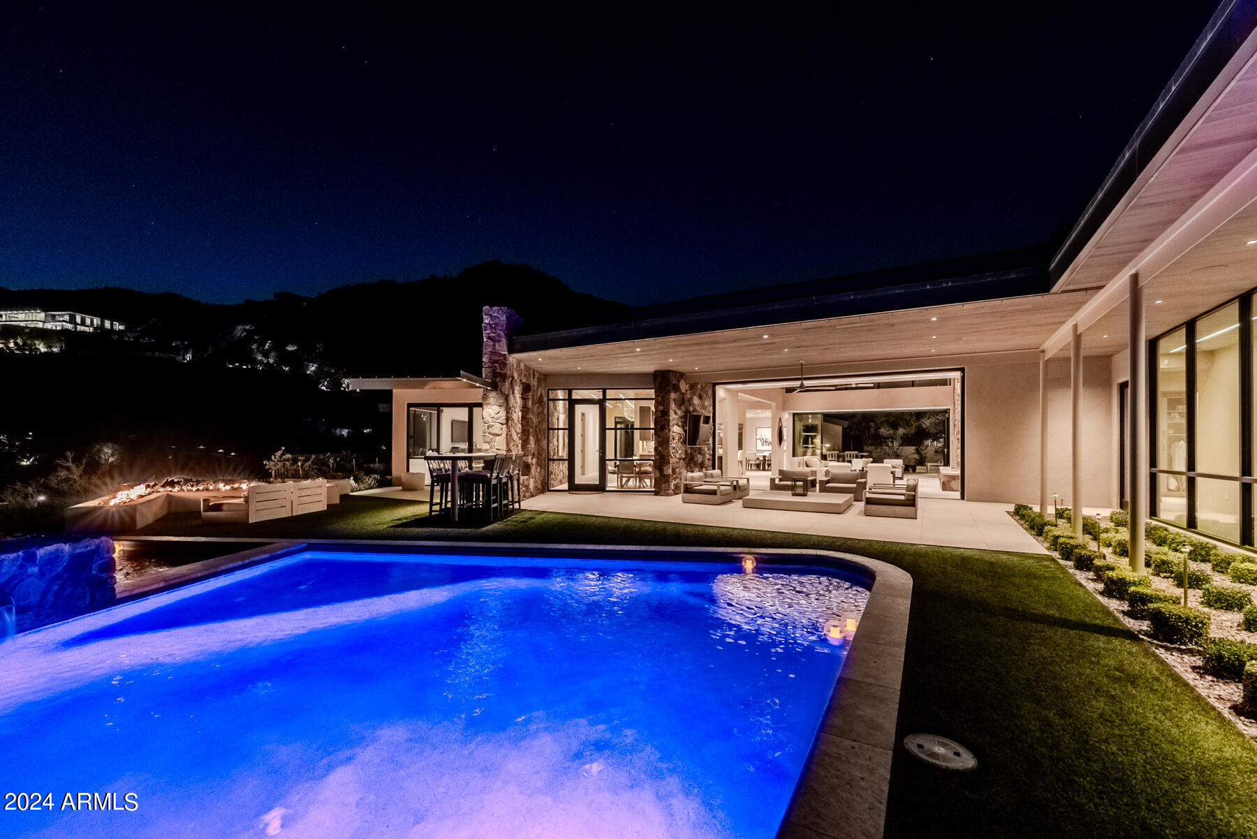 7537 N LAKESIDE Lane