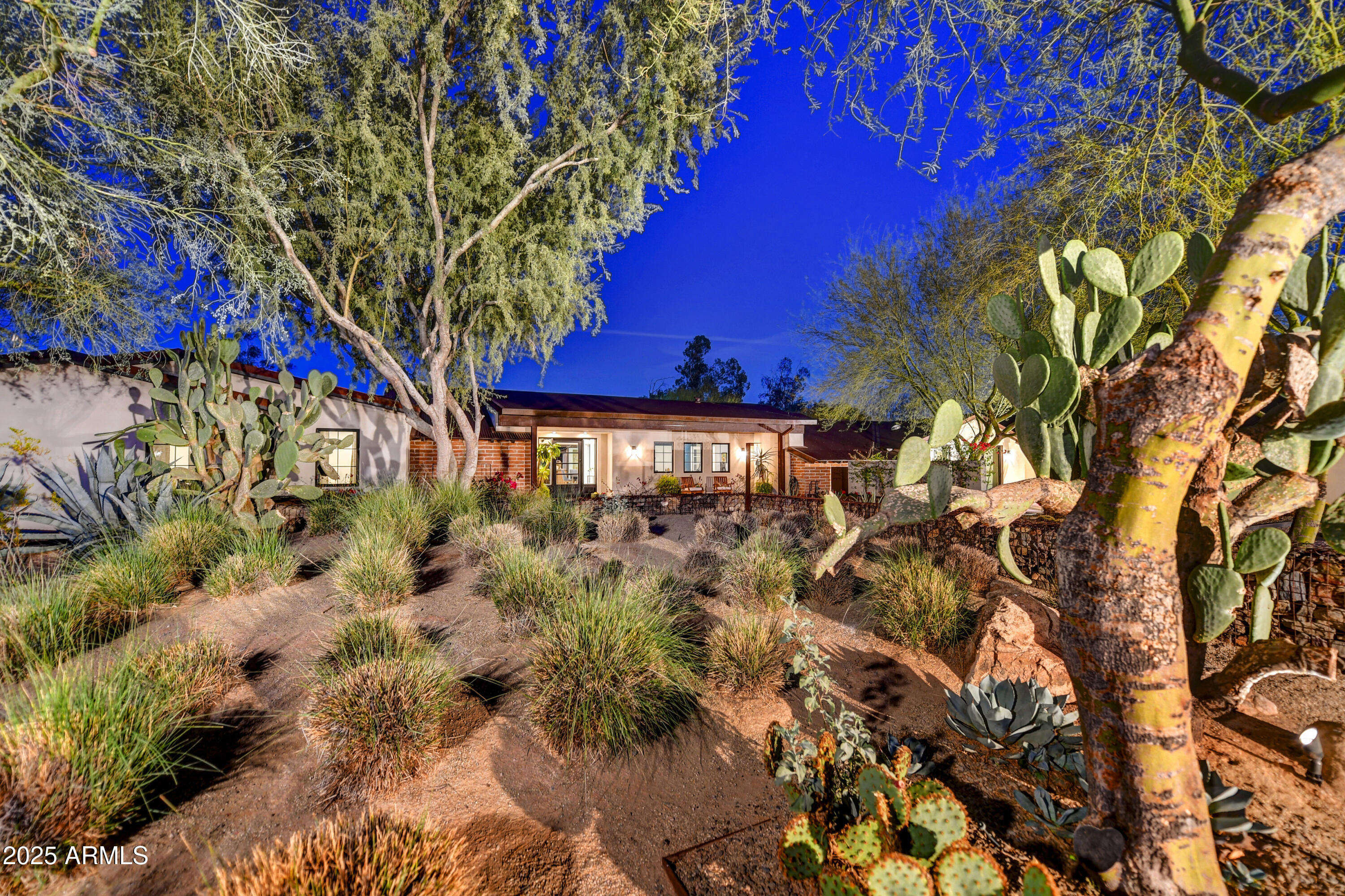 11801 N SUNDOWN Drive