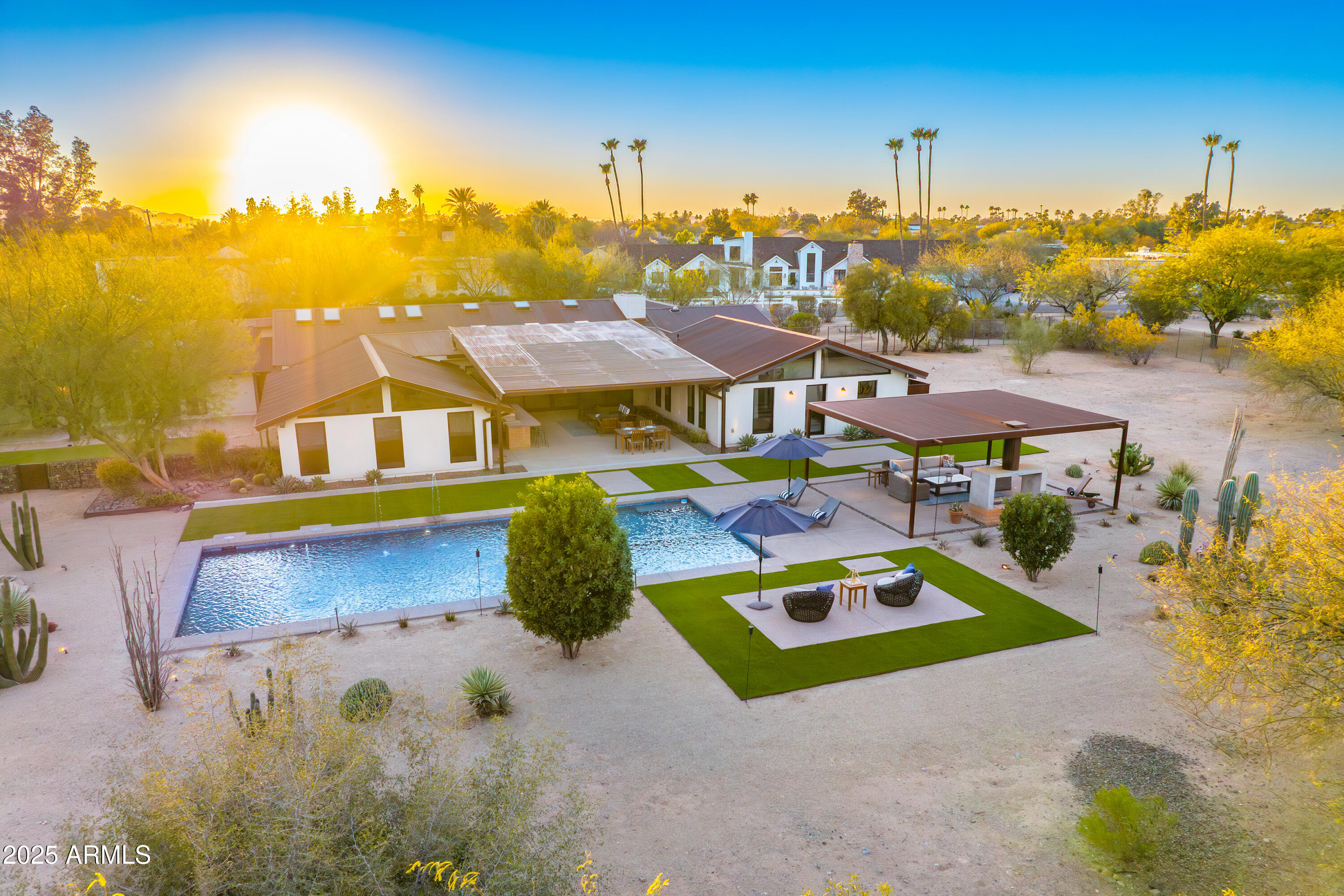 11801 N SUNDOWN Drive