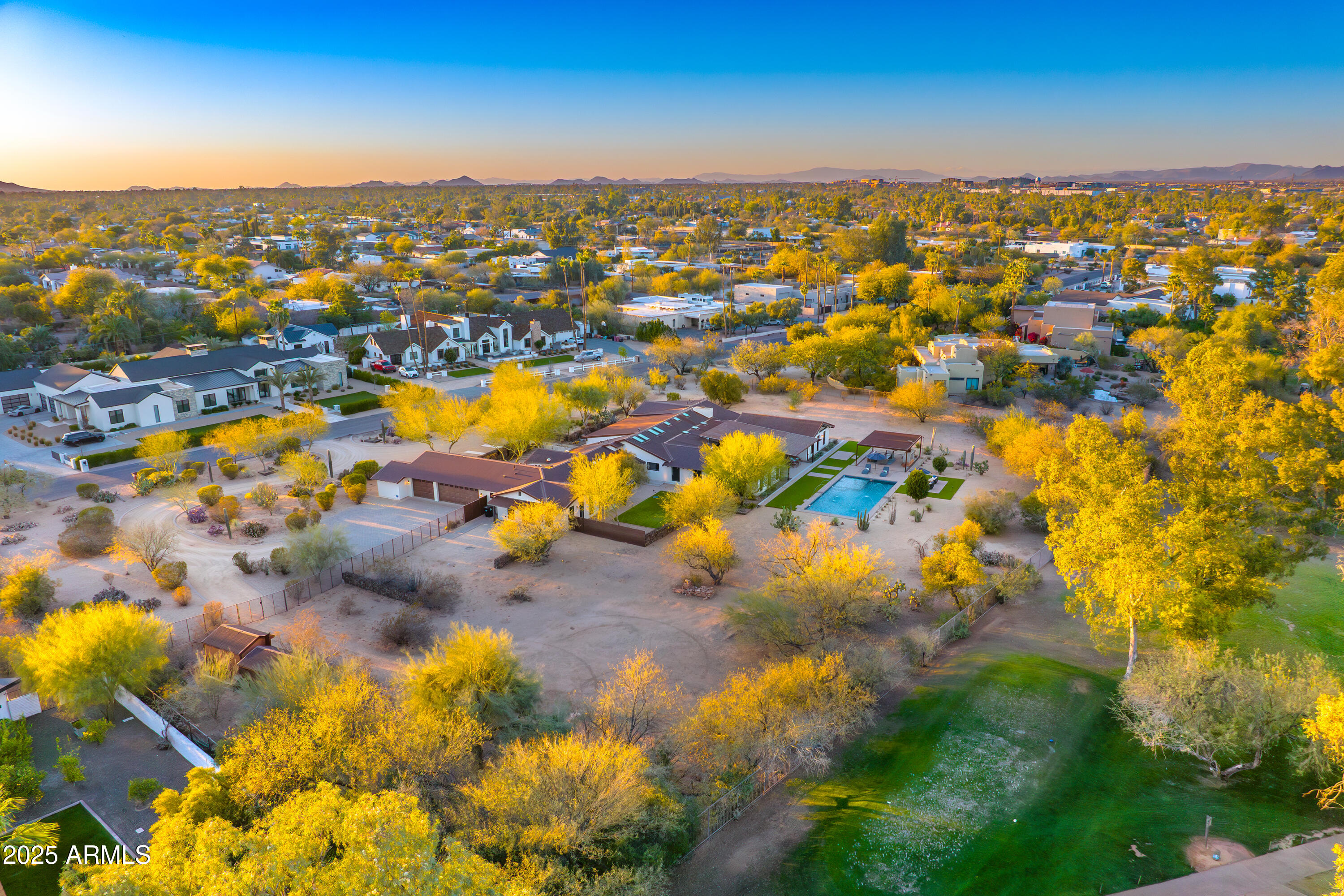 11801 N SUNDOWN Drive