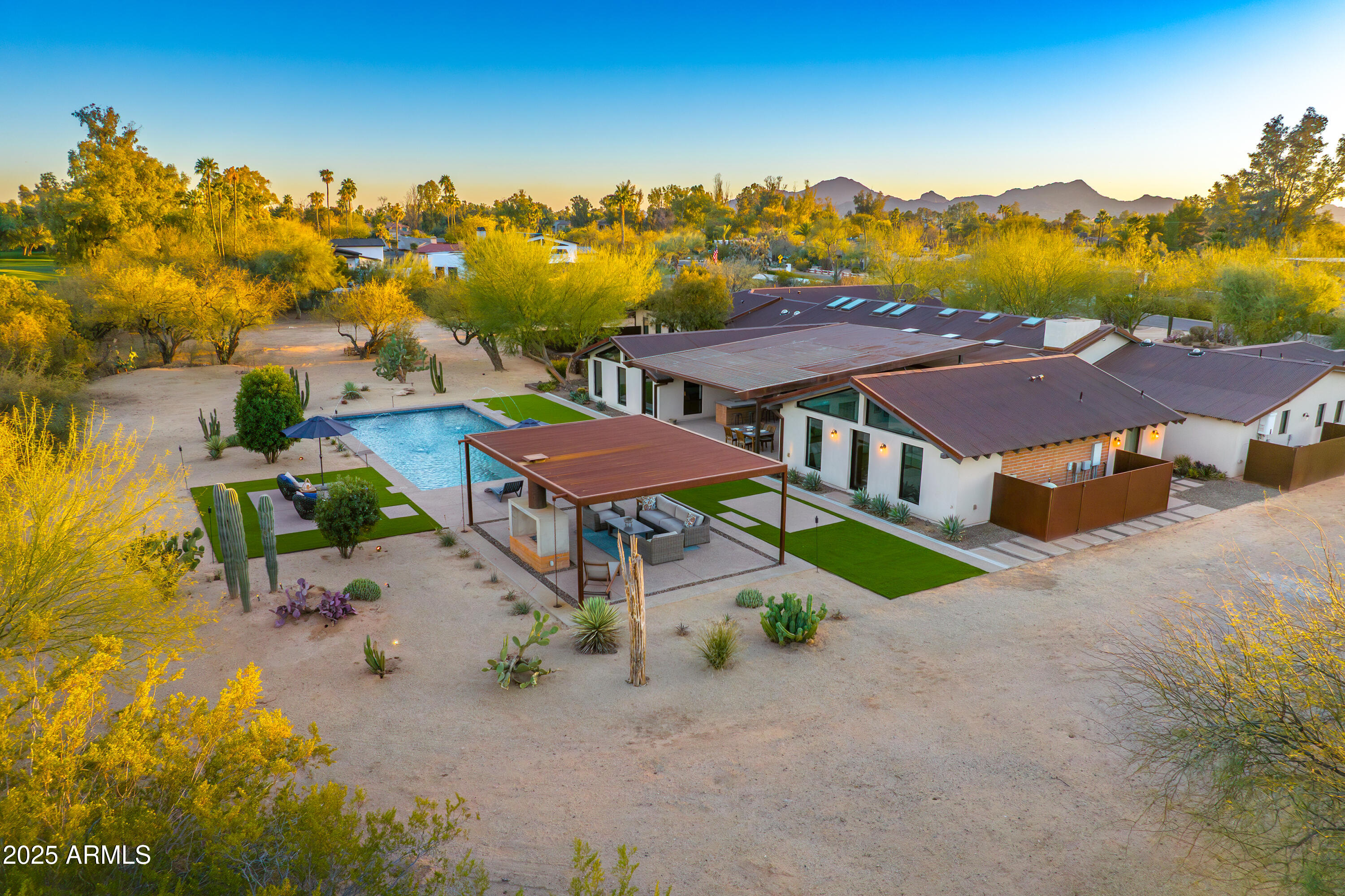 11801 N SUNDOWN Drive