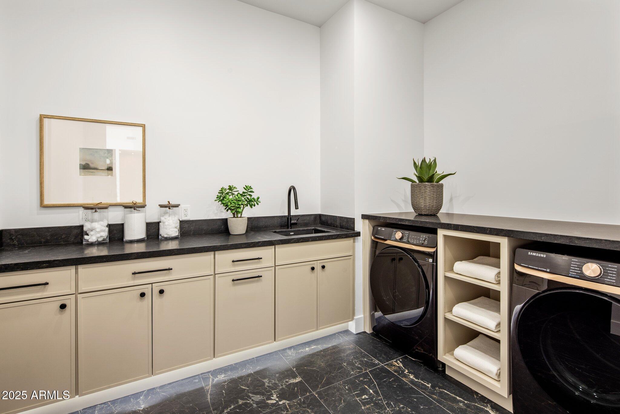 6439 E EUGIE Terrace