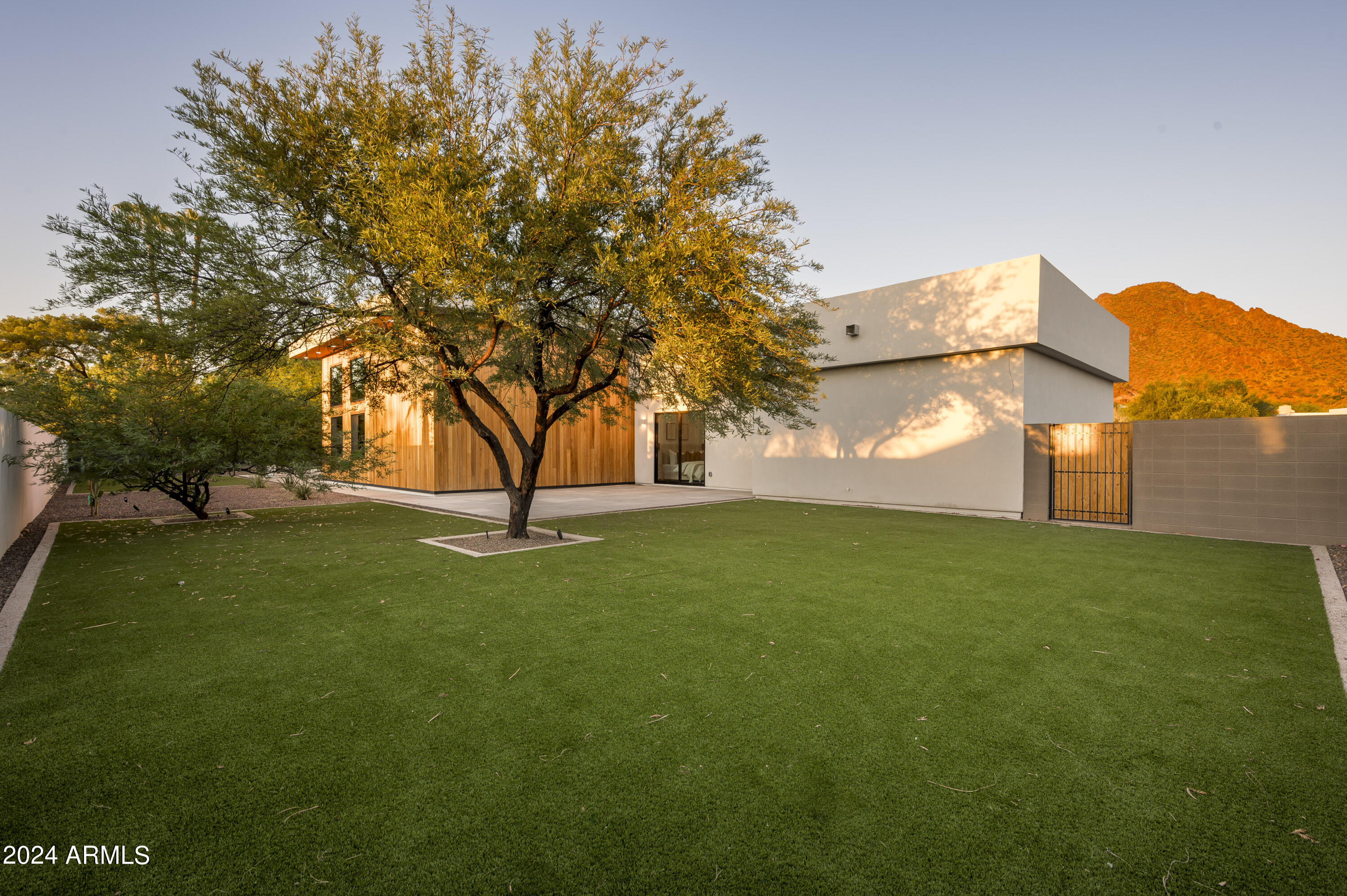 5156 N 45TH Place