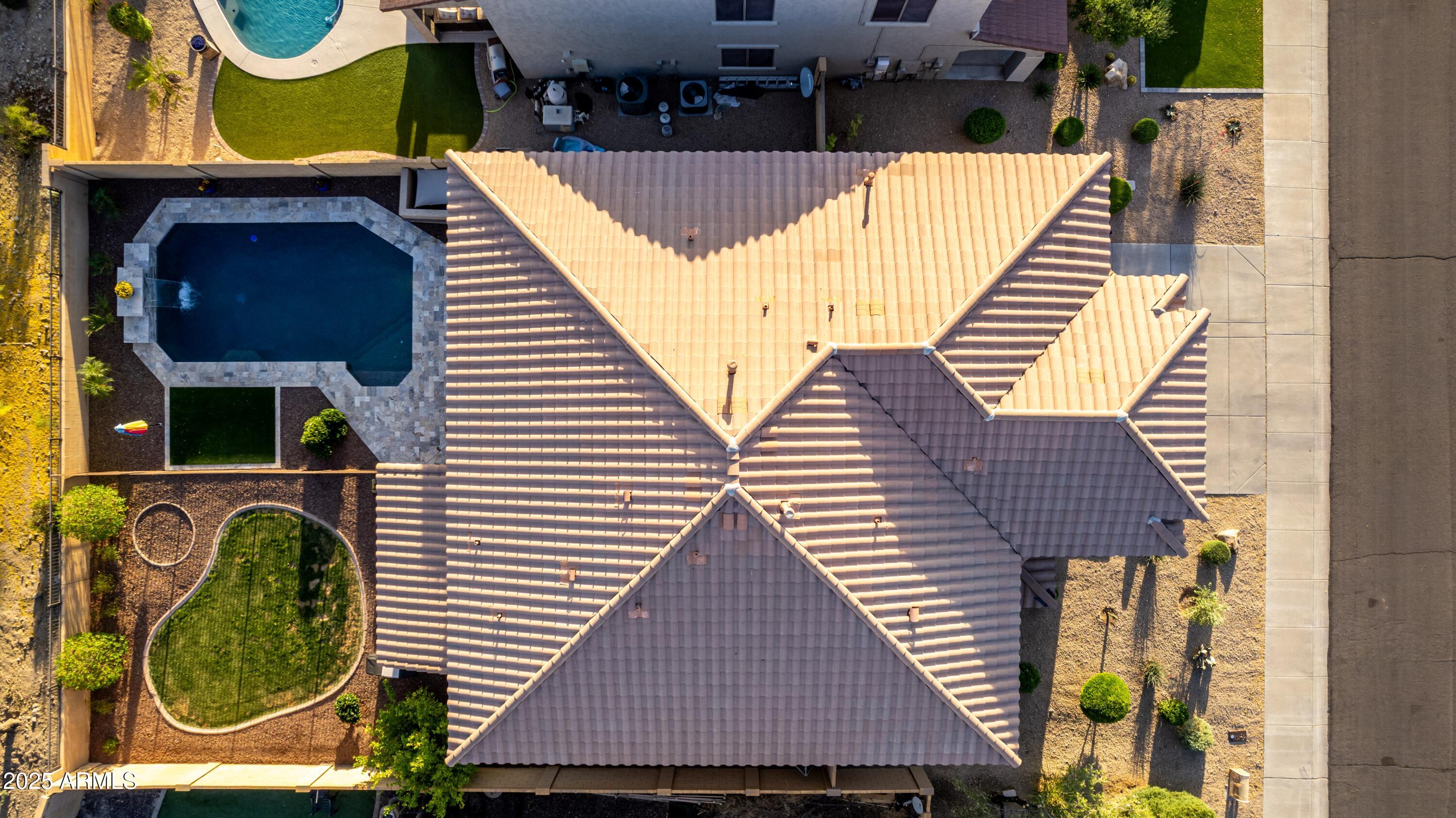 9113 W WHITE FEATHER Lane