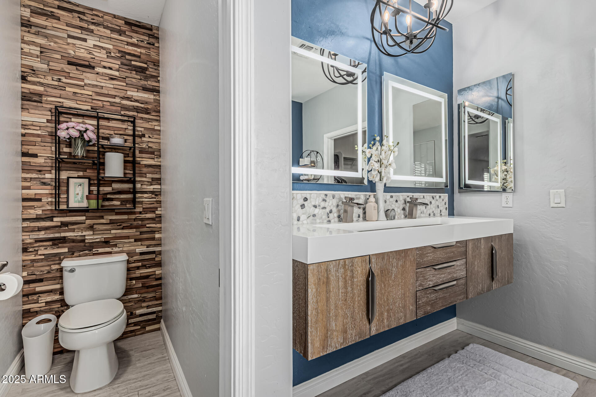 9113 W WHITE FEATHER Lane