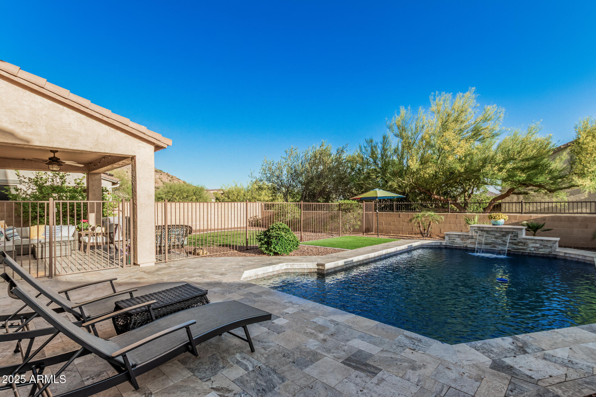 9113 W WHITE FEATHER Lane