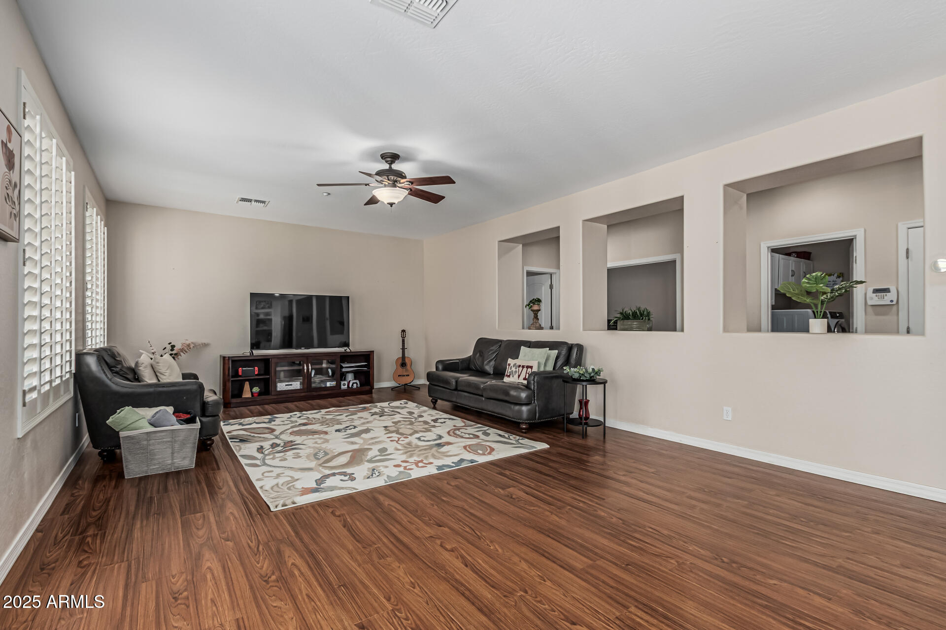 9113 W WHITE FEATHER Lane