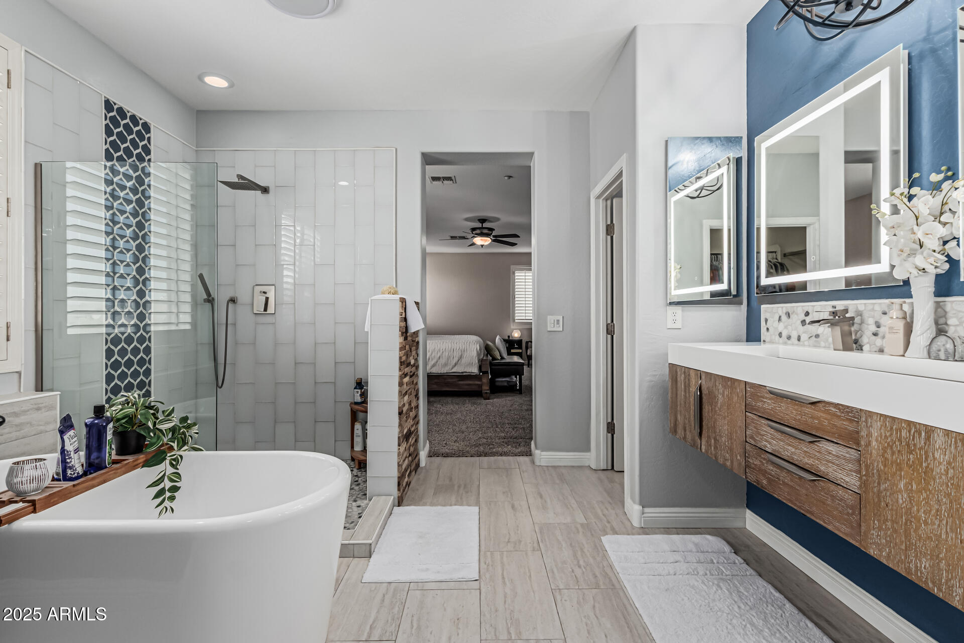 9113 W WHITE FEATHER Lane