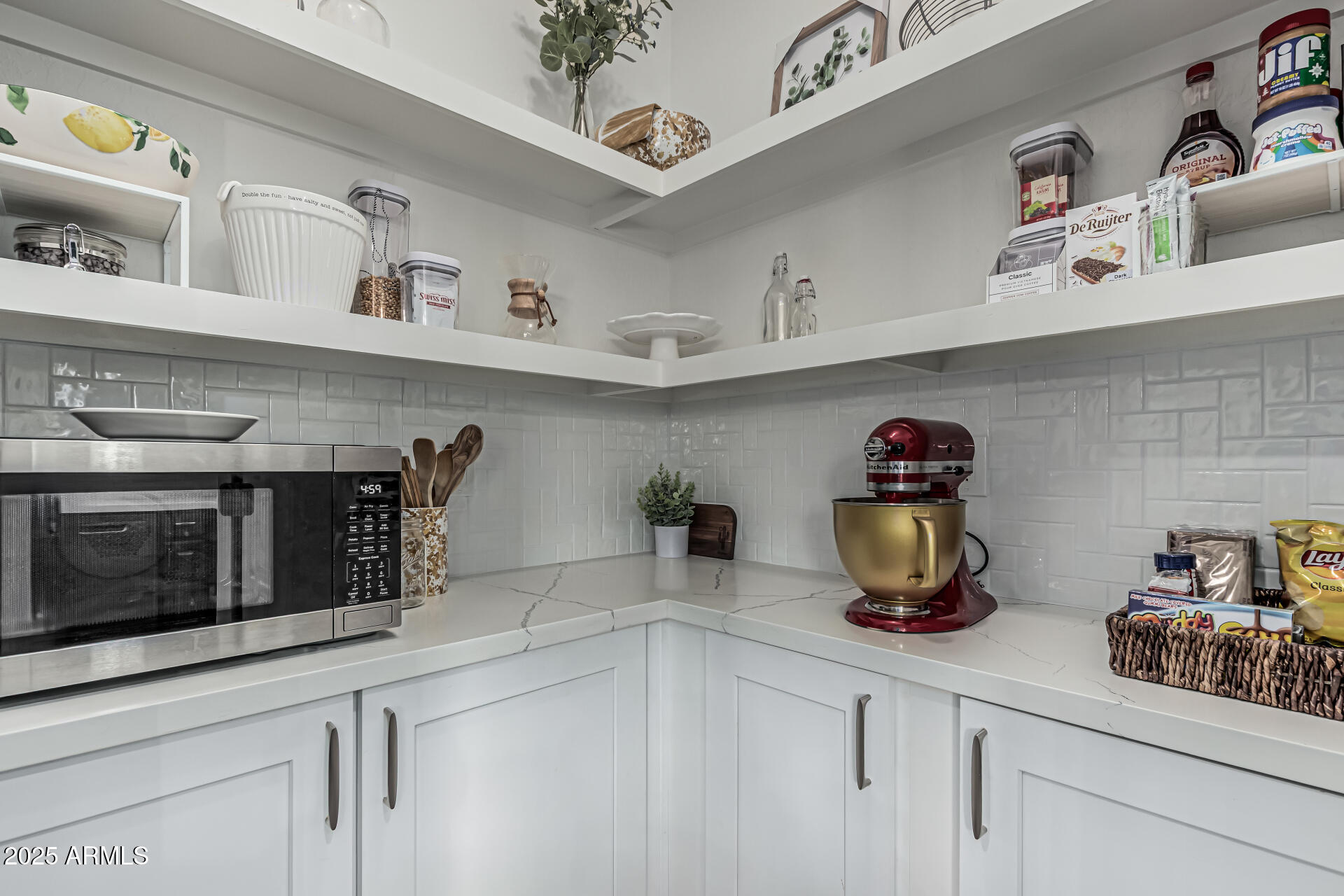 9113 W WHITE FEATHER Lane