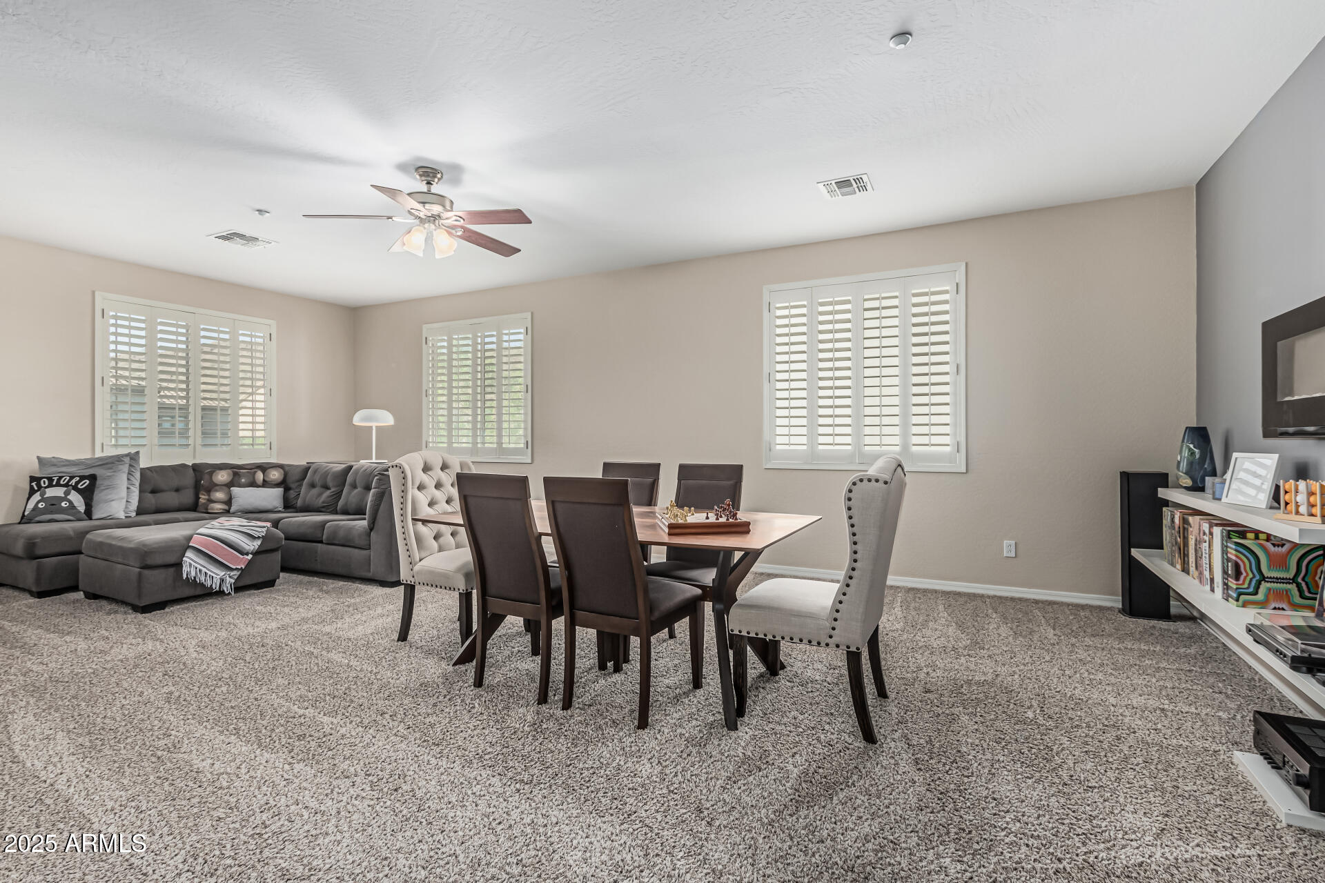 9113 W WHITE FEATHER Lane